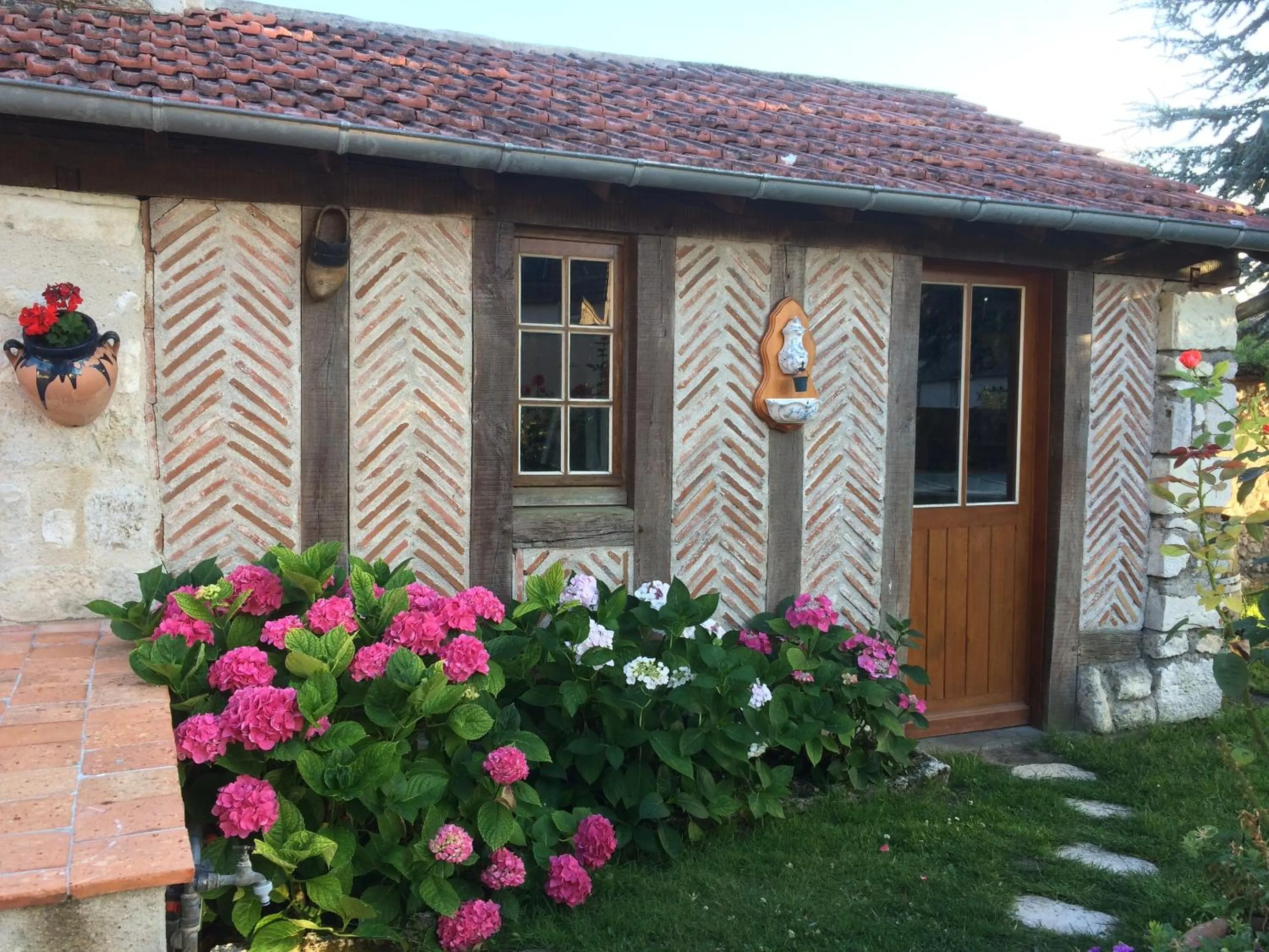 Property building in Le Clos Elisa