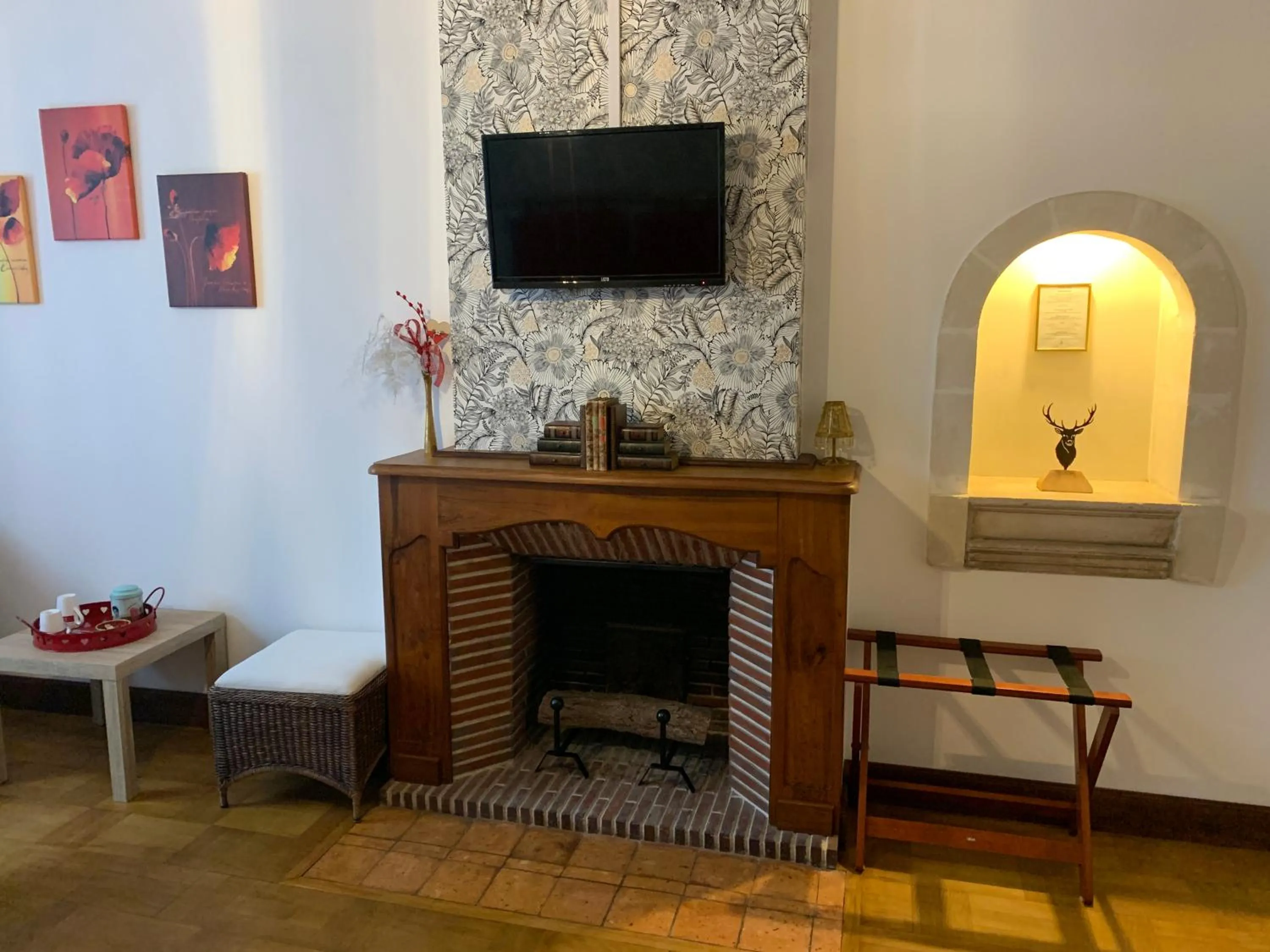 TV and multimedia in Le Clos Elisa