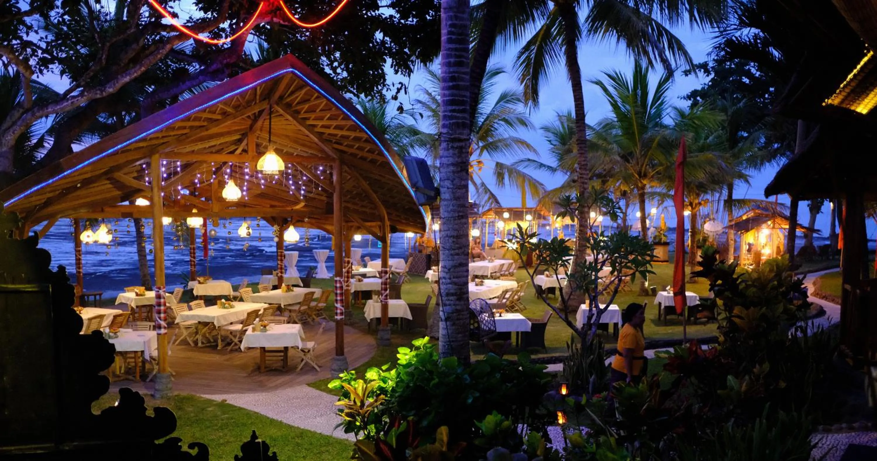 Restaurant/places to eat in Puri Dajuma Beach Eco-Resort & Spa