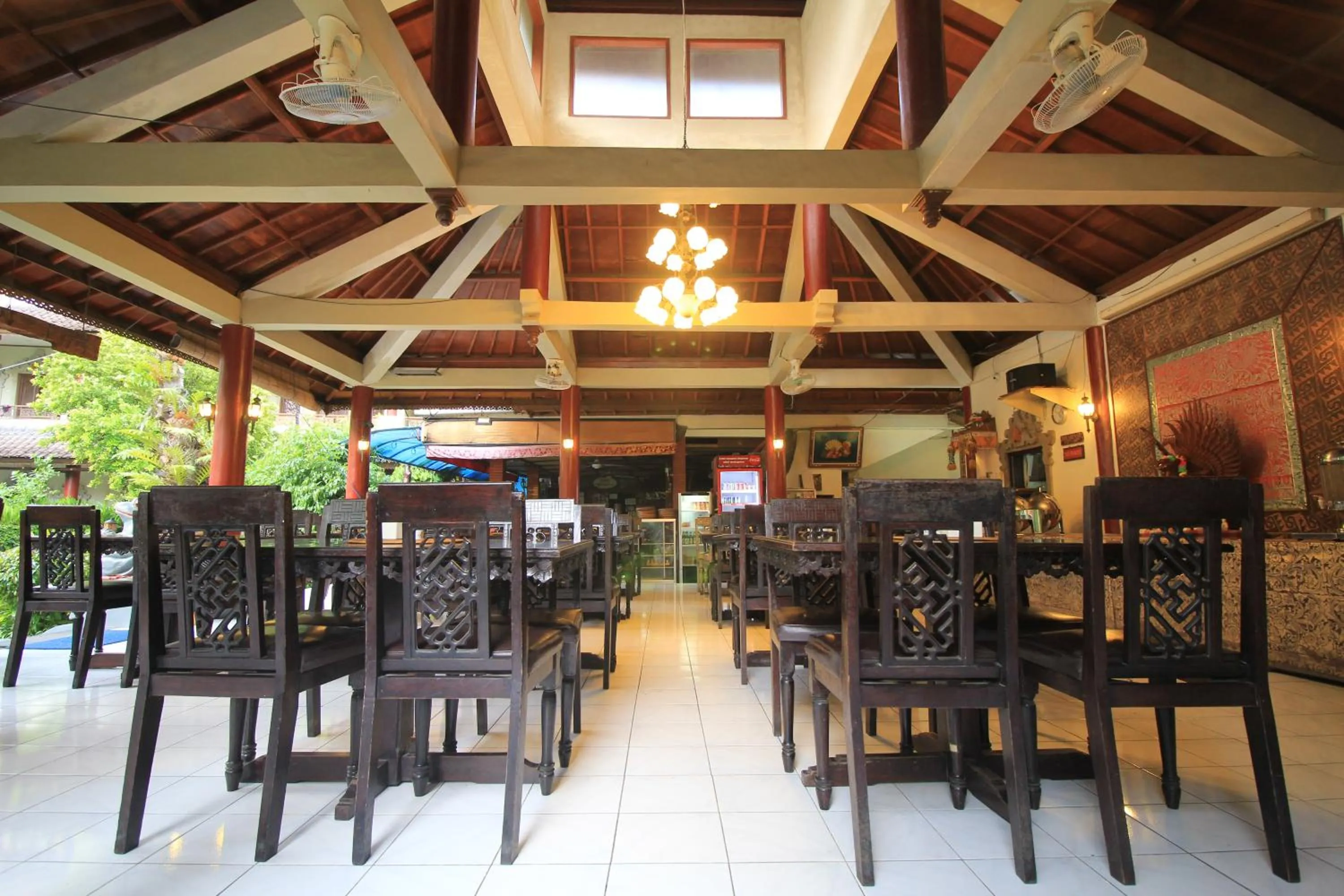 Restaurant/places to eat in Bakung Sari Resort