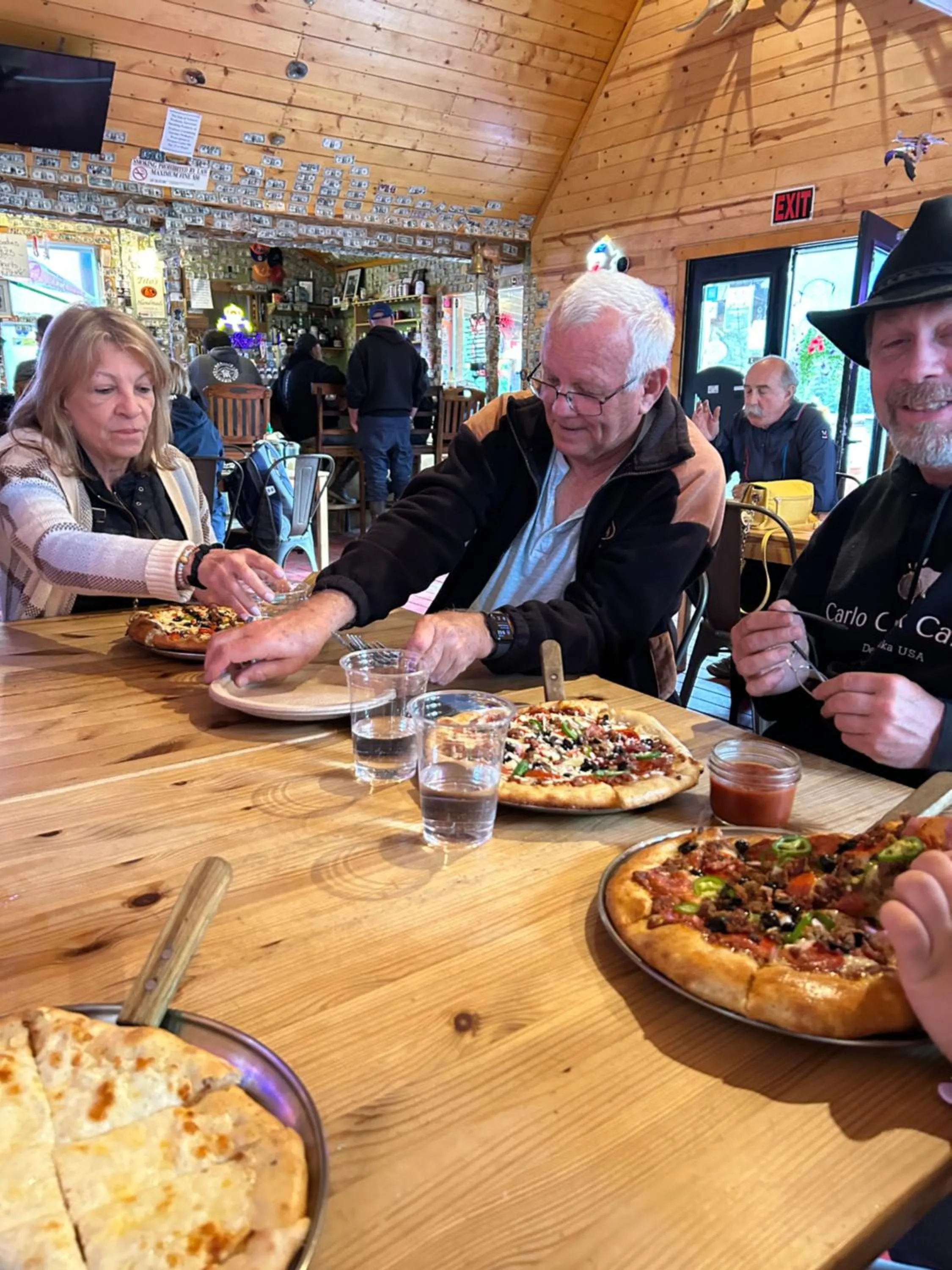 Restaurant/places to eat in Carlo Creek Cabins