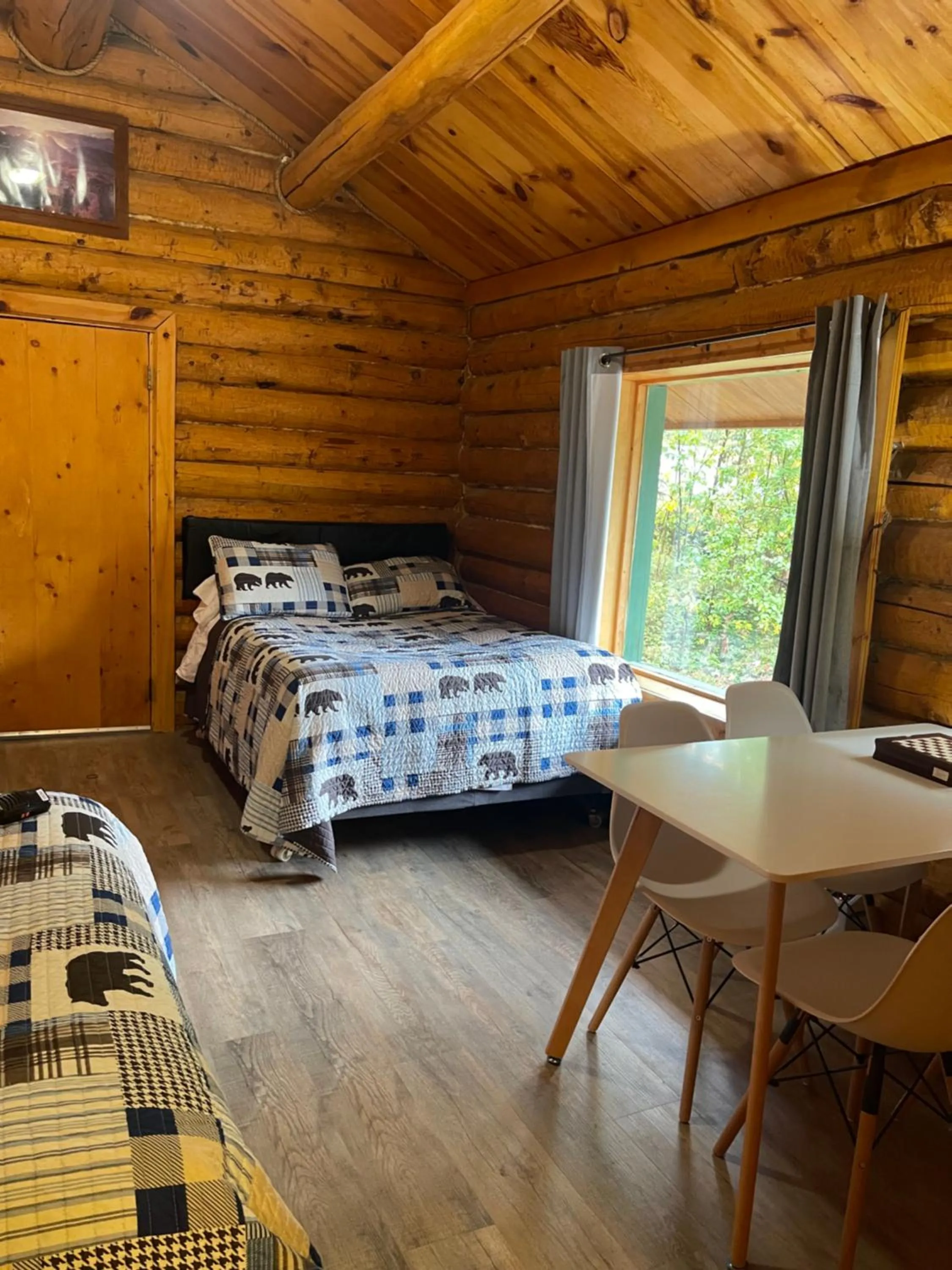 Bed in Carlo Creek Cabins