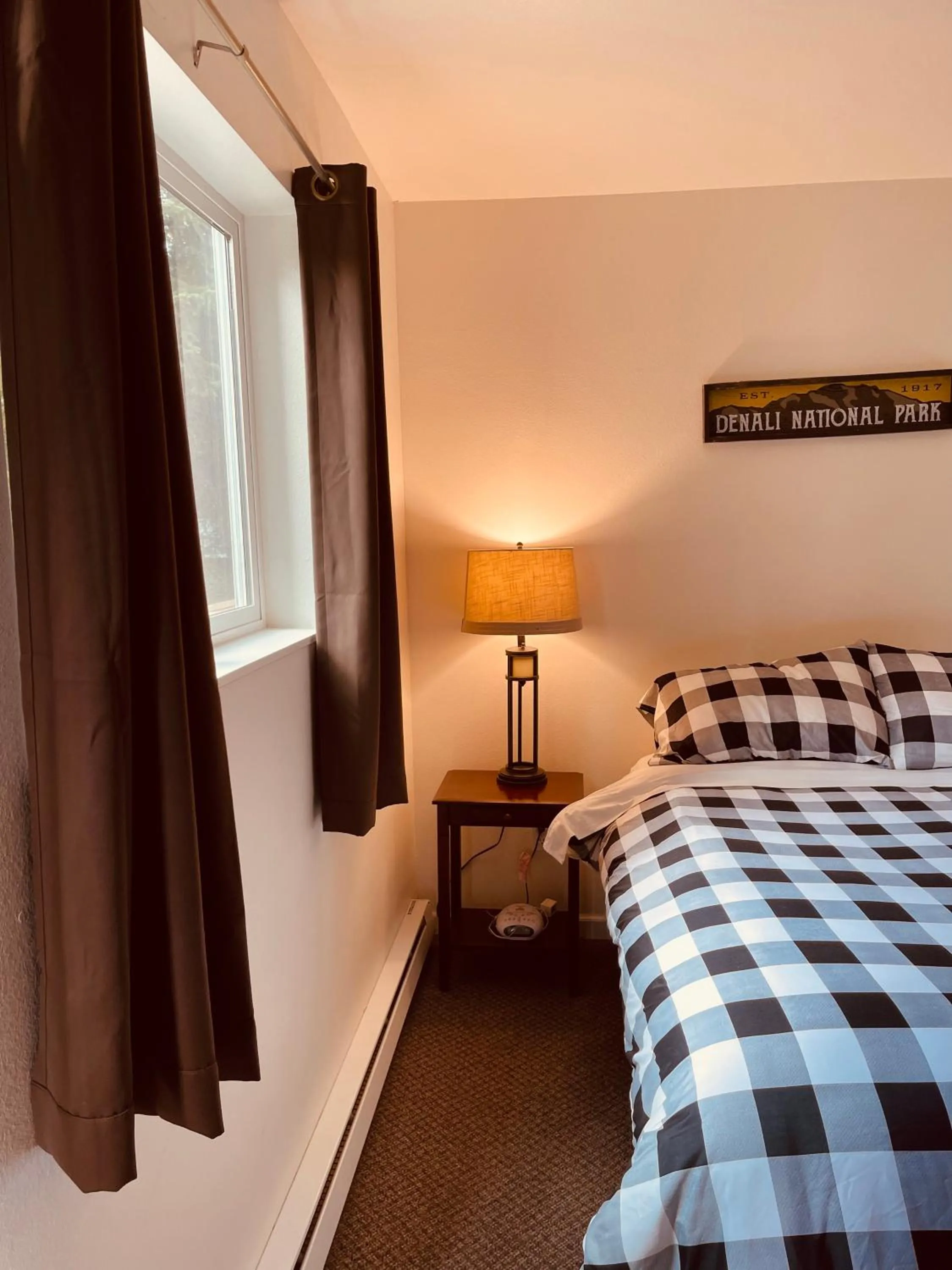 Photo of the whole room, Bed in Carlo Creek Cabins