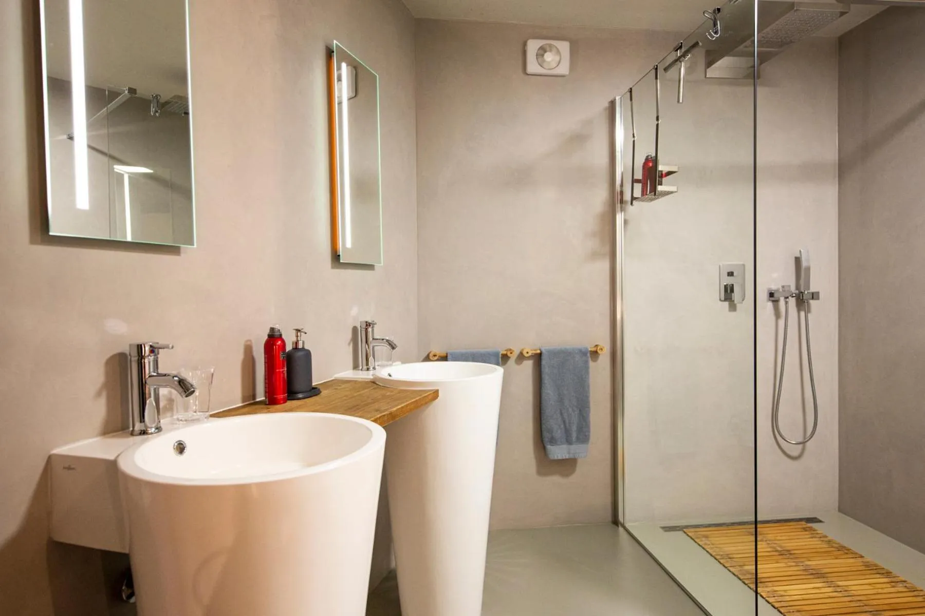 Shower in Bed & Breakfast Easy to Sleep