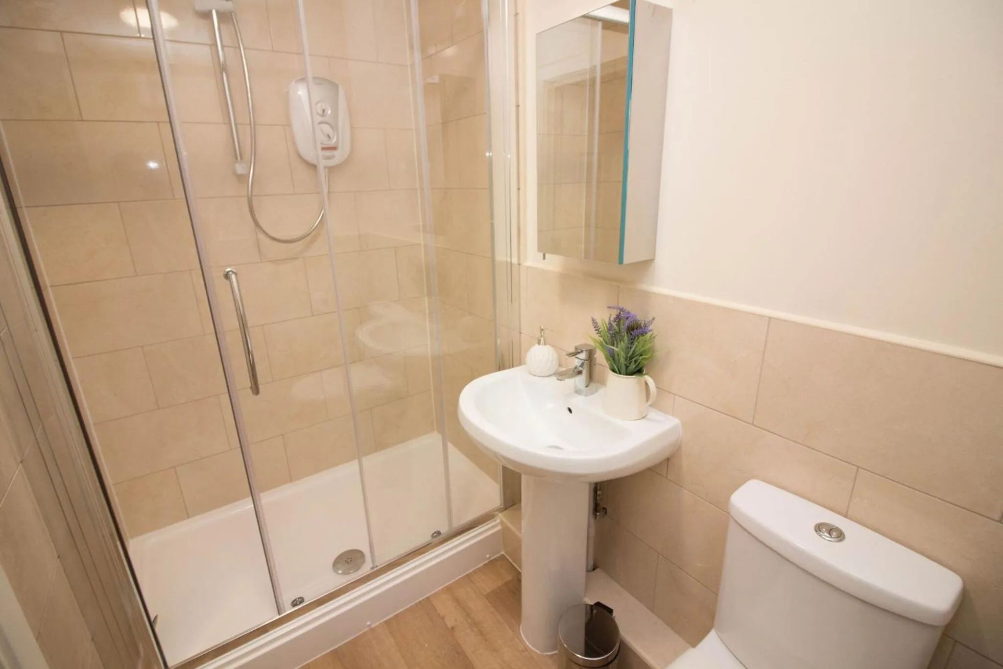 Shower in DPV - Above Bar Street Apartments