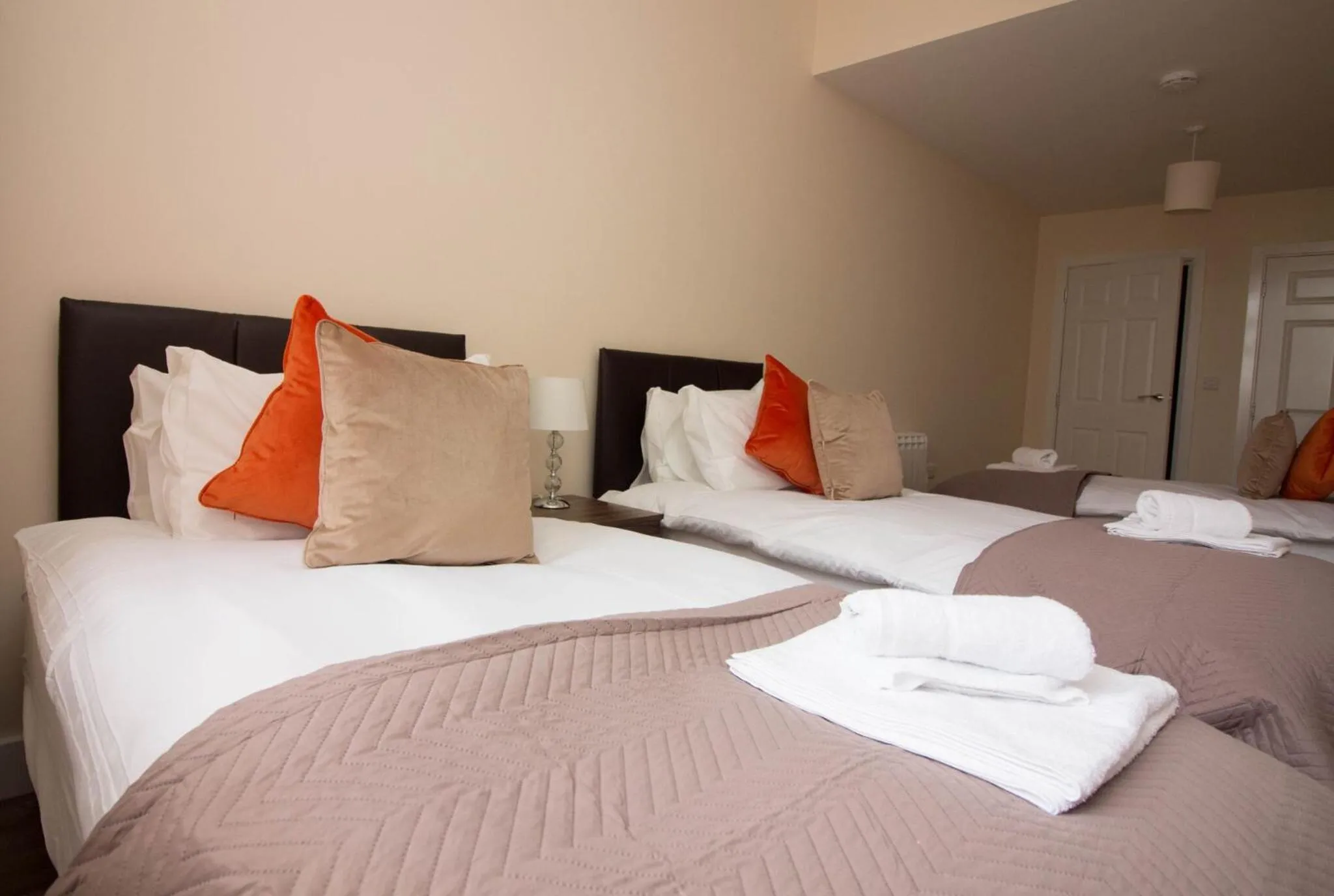 Bed in DPV - Above Bar Street Apartments