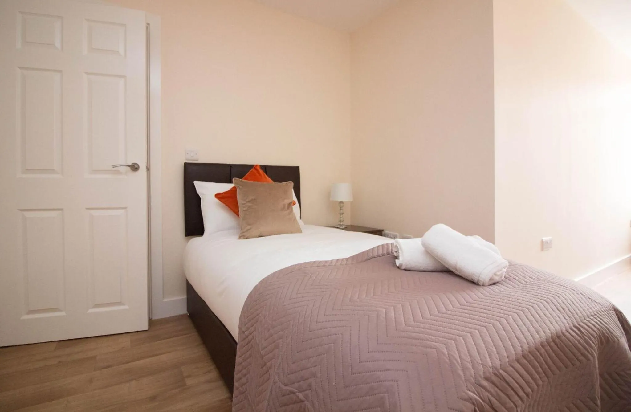 Bed in DPV - Above Bar Street Apartments