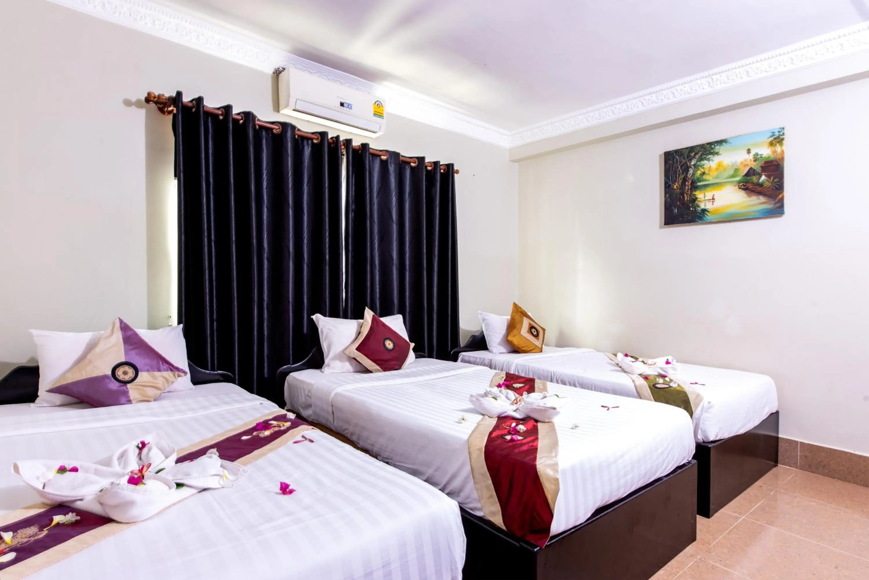 Bedroom, Bed in Central Night Hotel