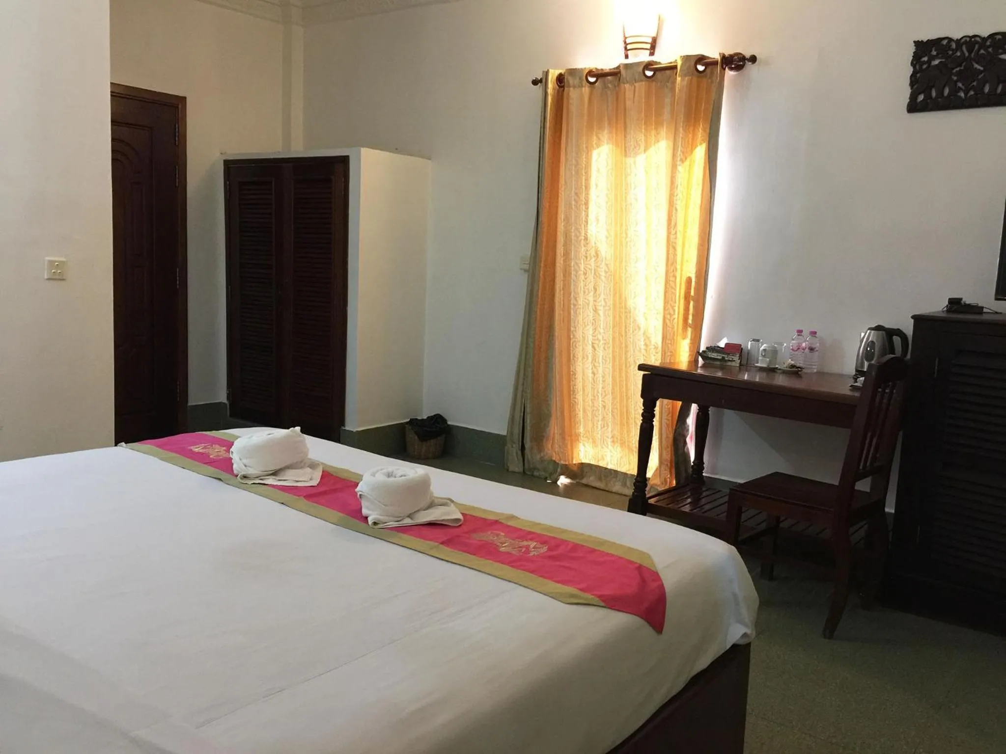 Bed in Central Night Hotel