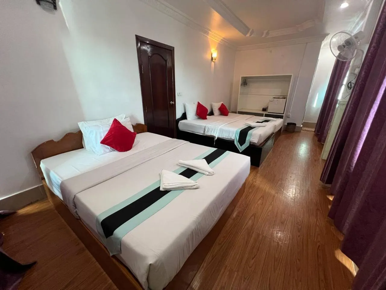 Bedroom, Bed in Central Night Hotel