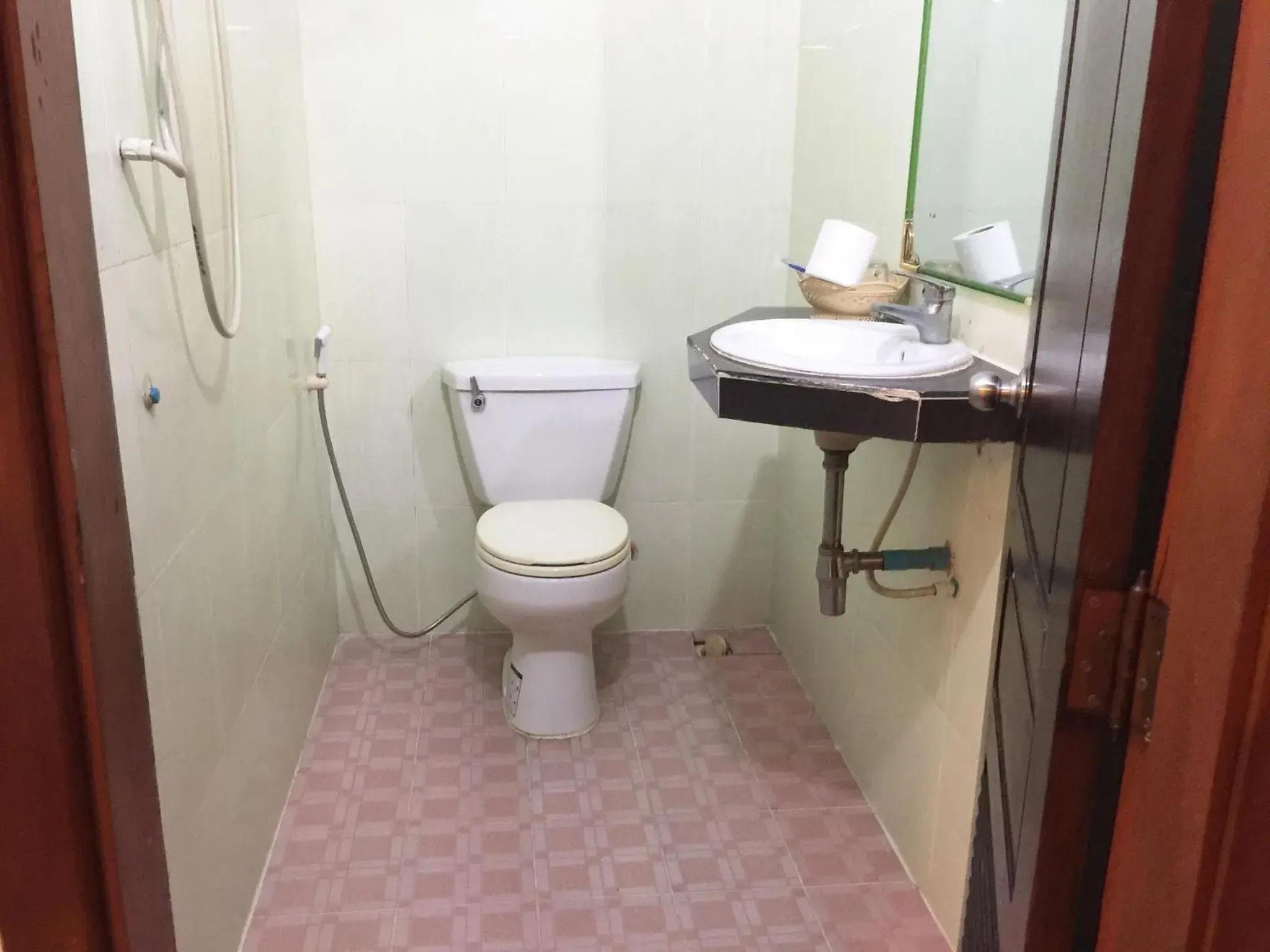 Bathroom in Central Night Hotel Bathroom in Central Night Hotel