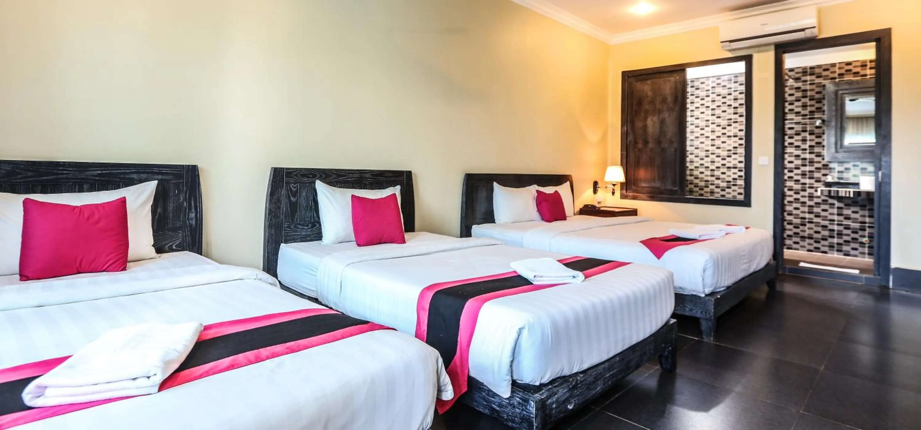 Bedroom, Bed in Central Night Hotel