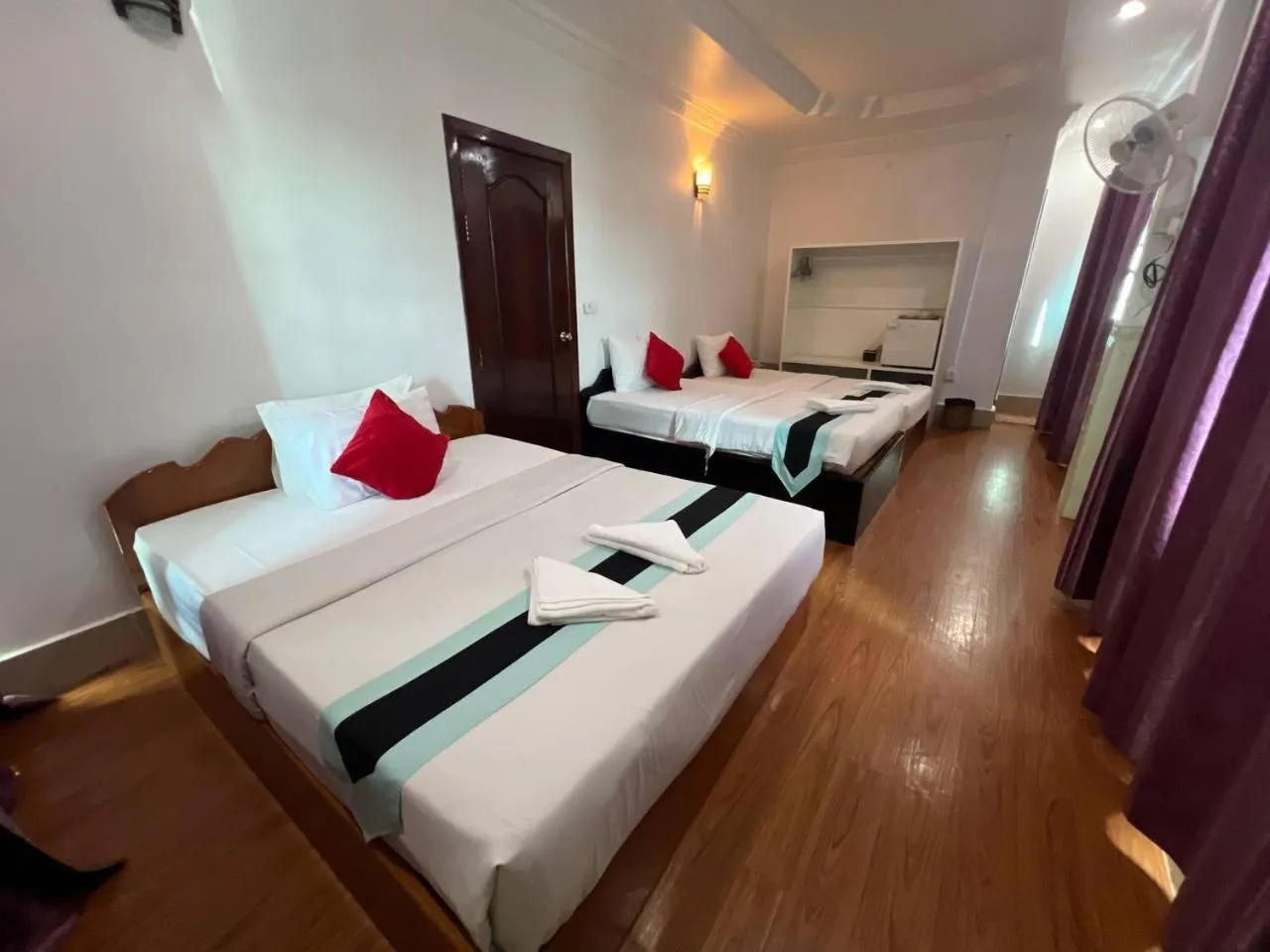 Bedroom, Bed in Central Night Hotel