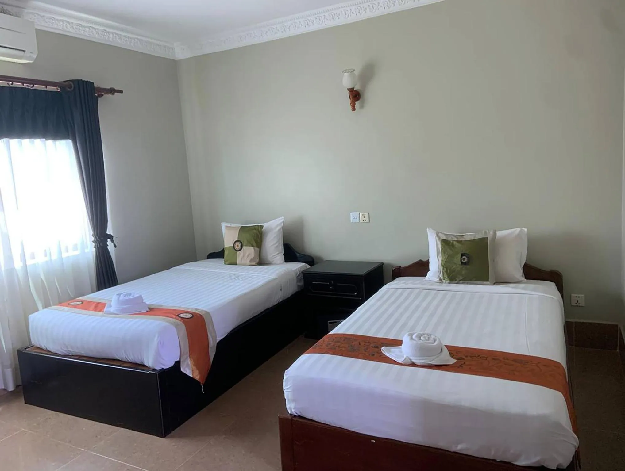 Property building, Bed in Central Night Hotel