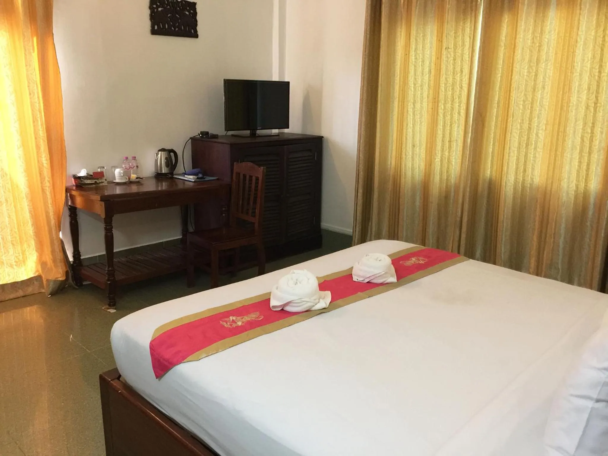 Bed in Central Night Hotel