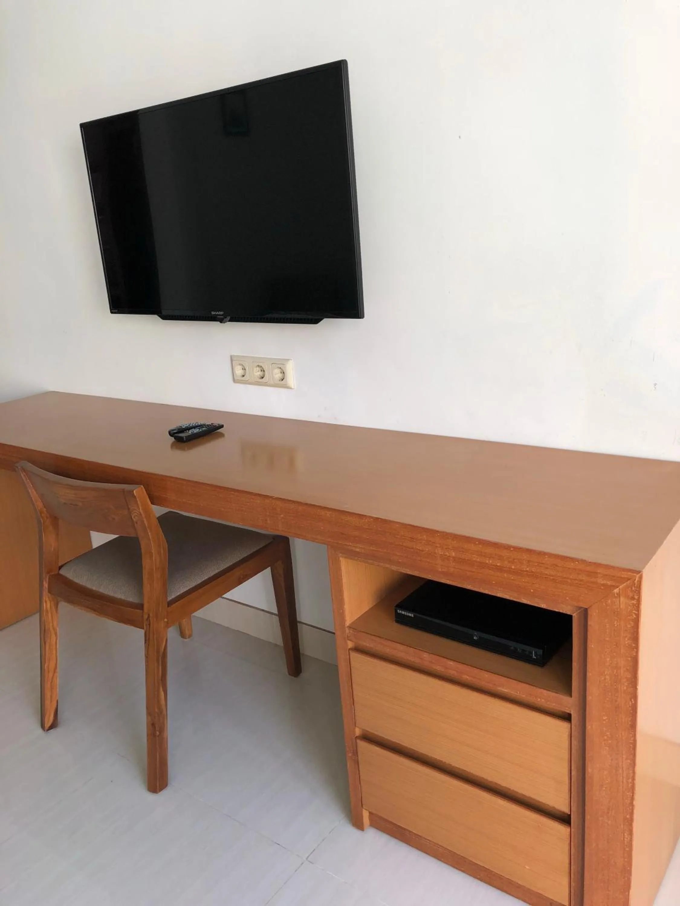 TV and multimedia in Pradha Villas Seminyak