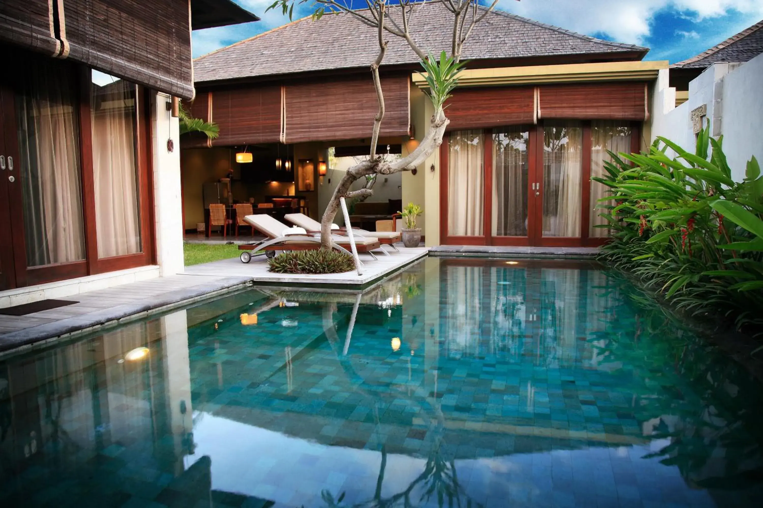 Facade/entrance in Pradha Villas Seminyak Facade/entrance in Pradha Villas Seminyak