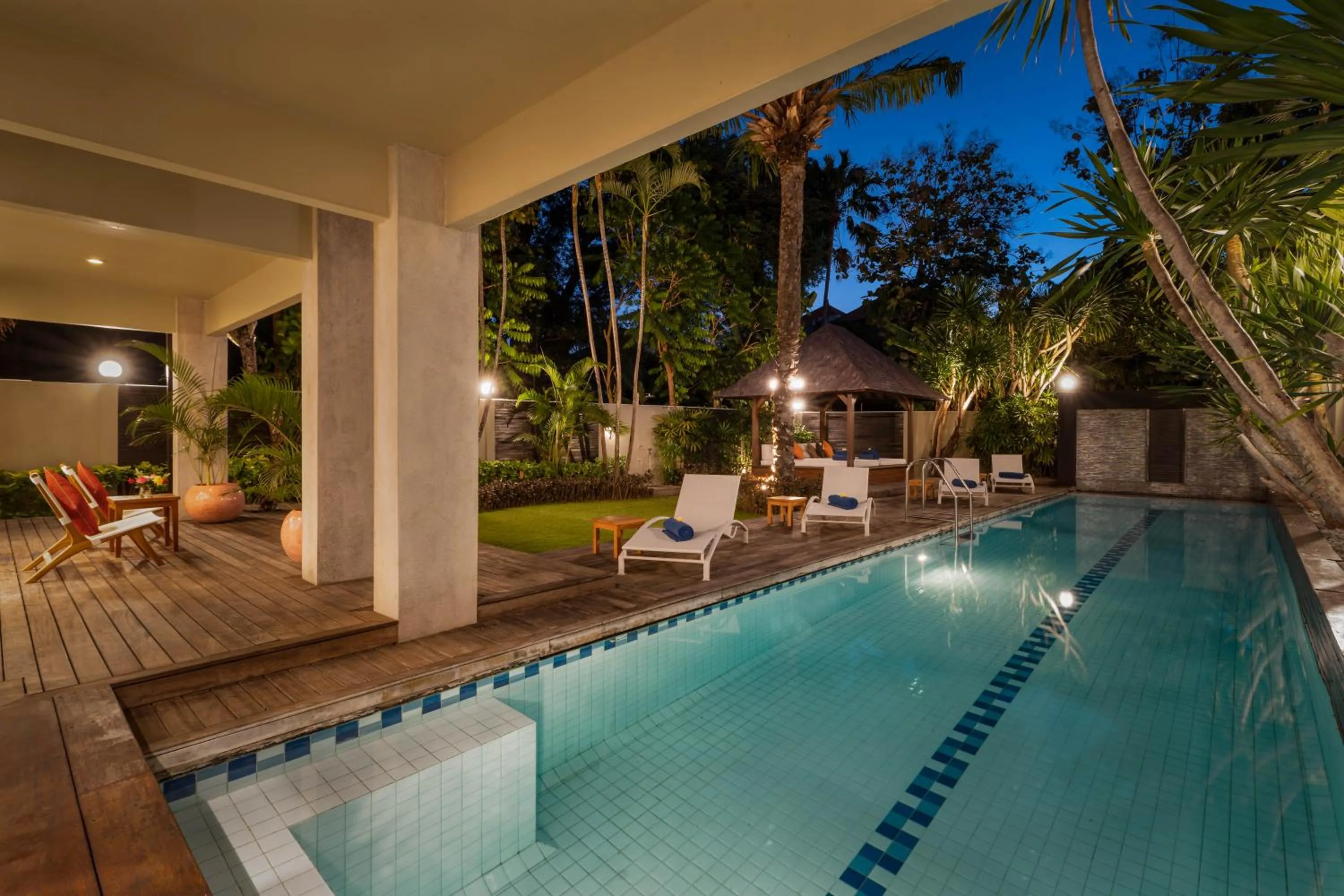 Swimming pool in Downtown Villas