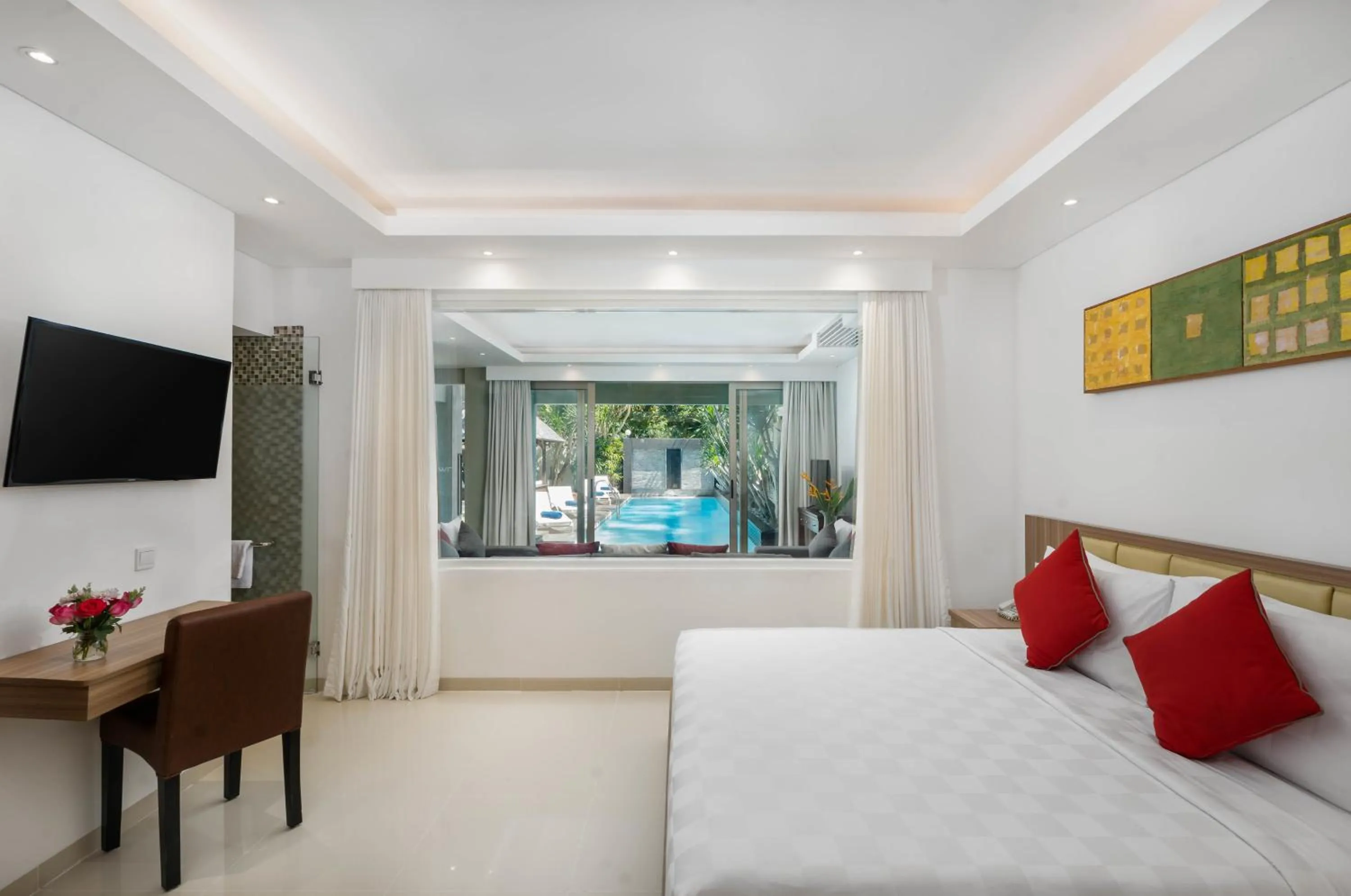 Bedroom, Bed in Downtown Villas