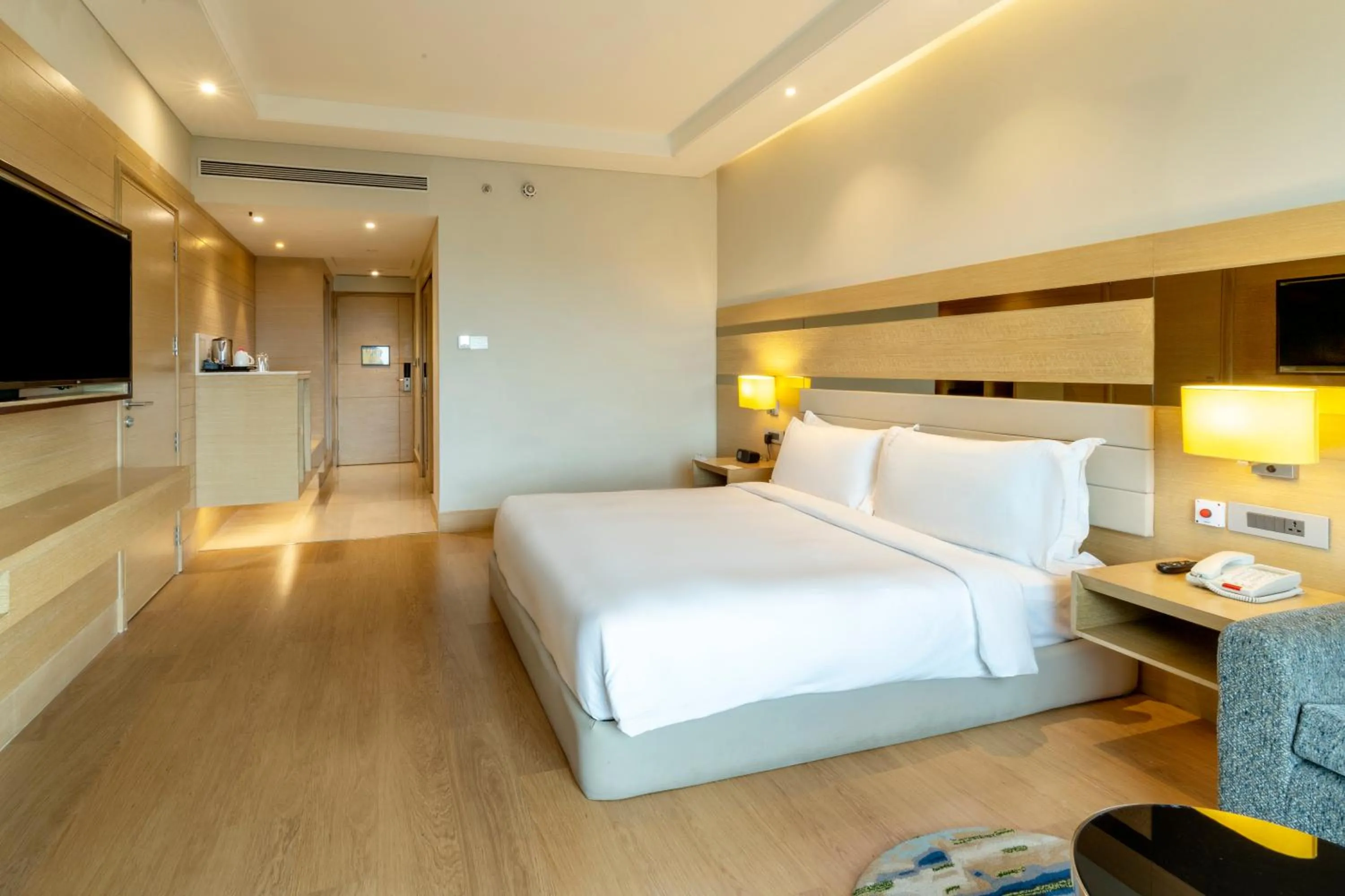 Bedroom, Bed in Holiday Inn Agra MG Road an IHG Hotel