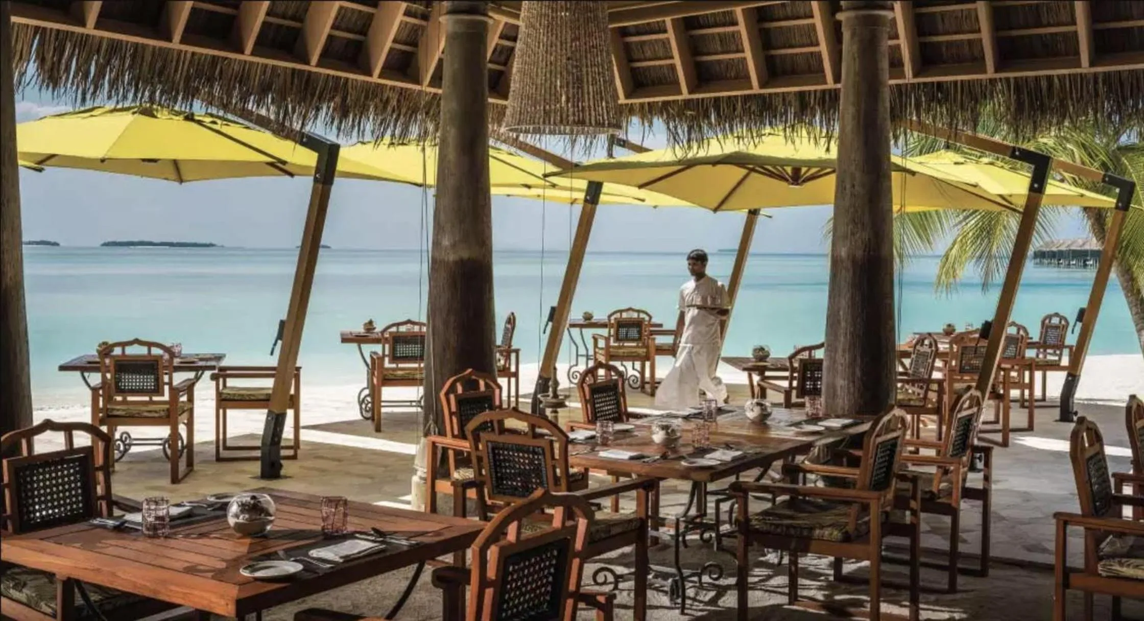 Restaurant/places to eat in Anantara Kihavah Maldives Villas