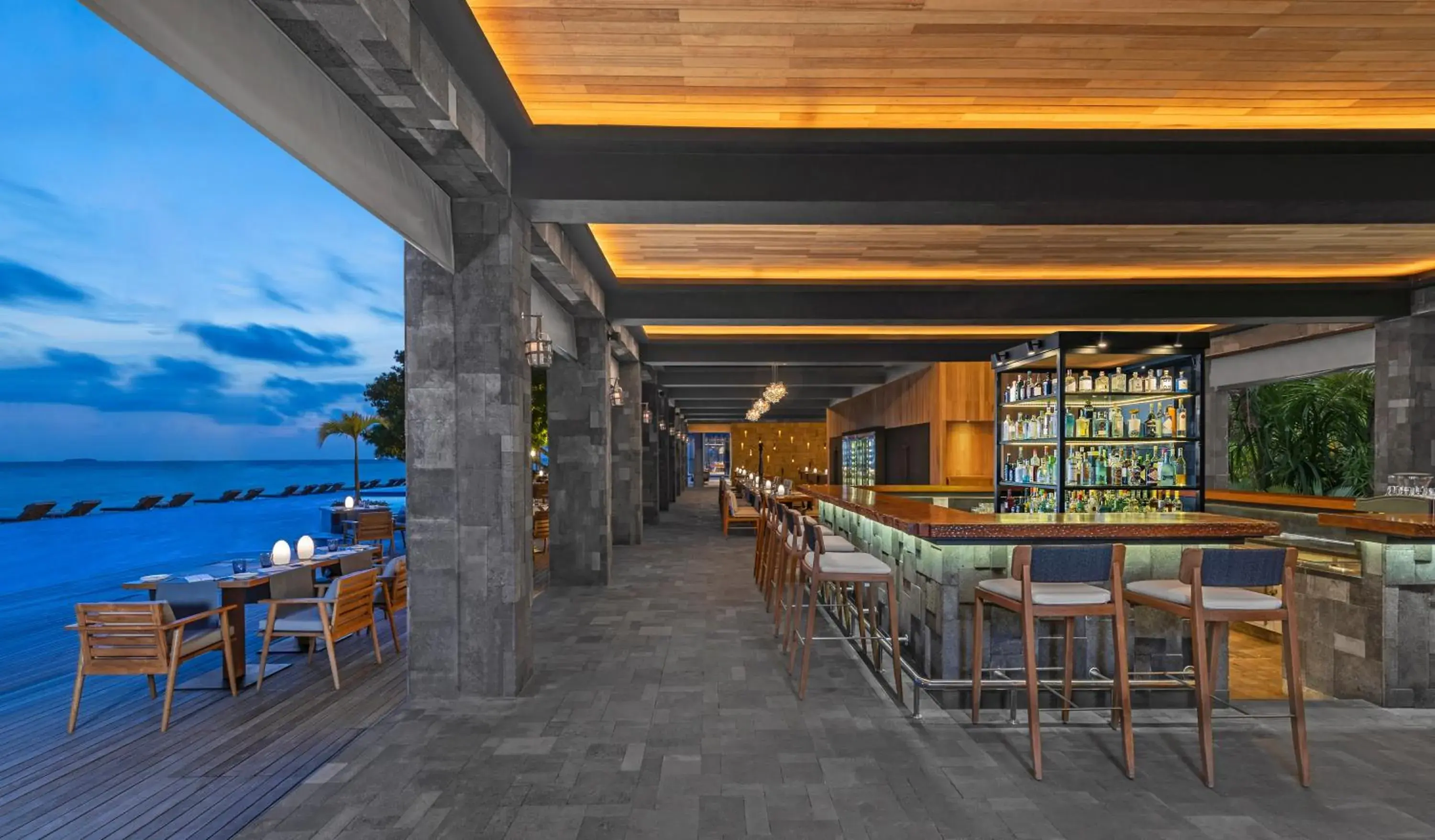 Restaurant/places to eat in Anantara Kihavah Maldives Villas Restaurant/places to eat in Anantara Kihavah Maldives Villas