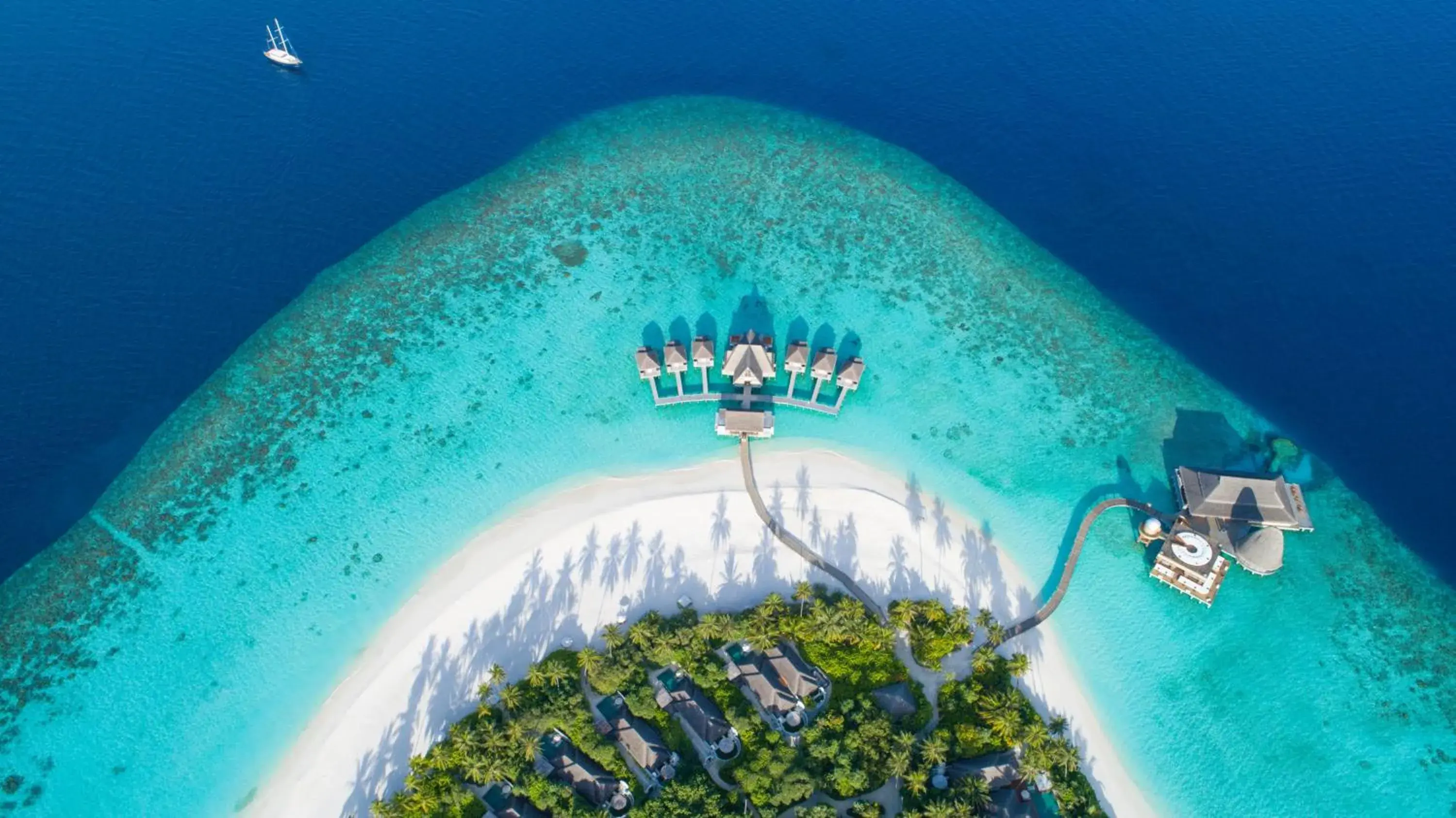 Bird's eye view in Anantara Kihavah Maldives Villas Bird's eye view in Anantara Kihavah Maldives Villas