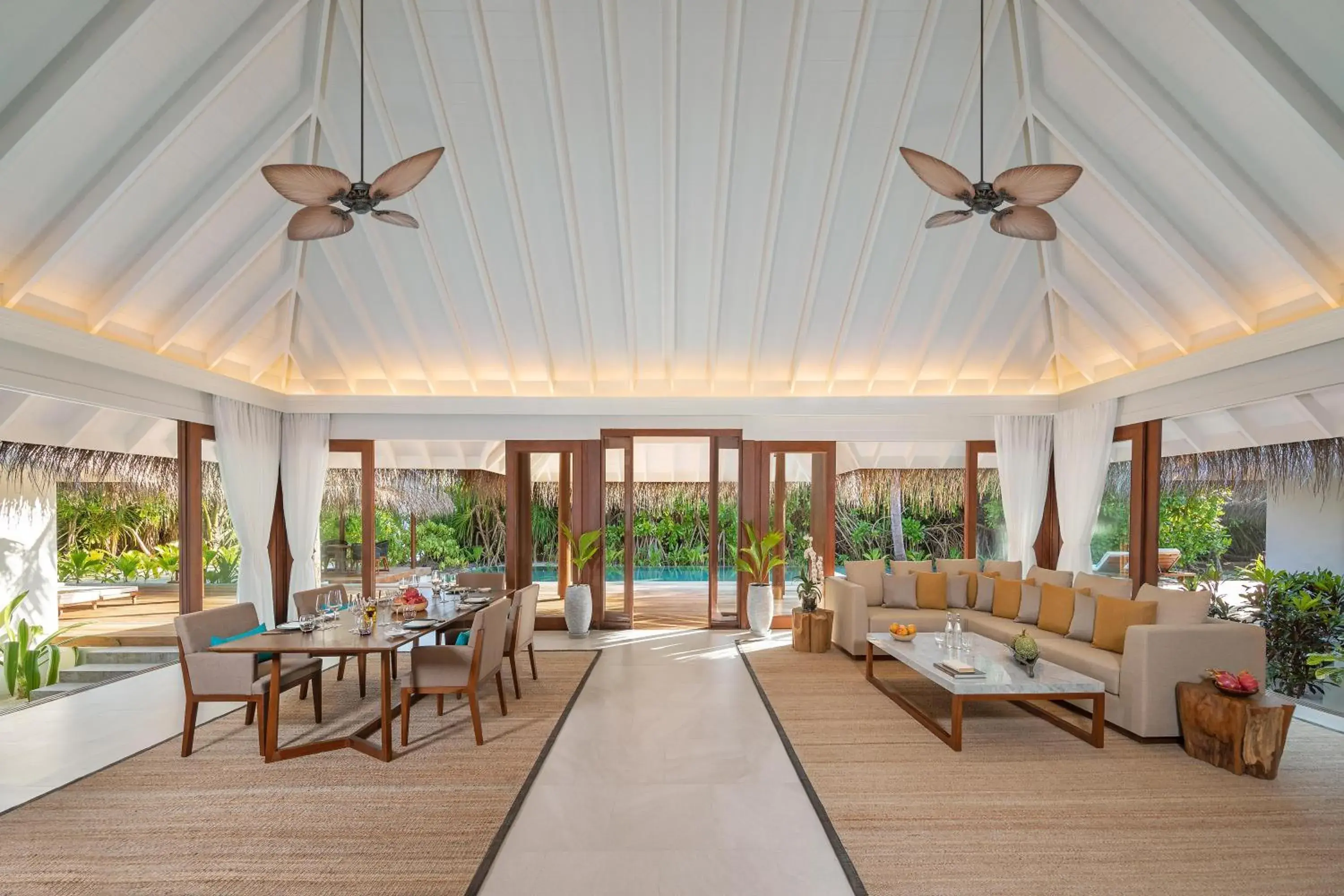 Living room in Anantara Kihavah Maldives Villas Living room in Anantara Kihavah Maldives Villas