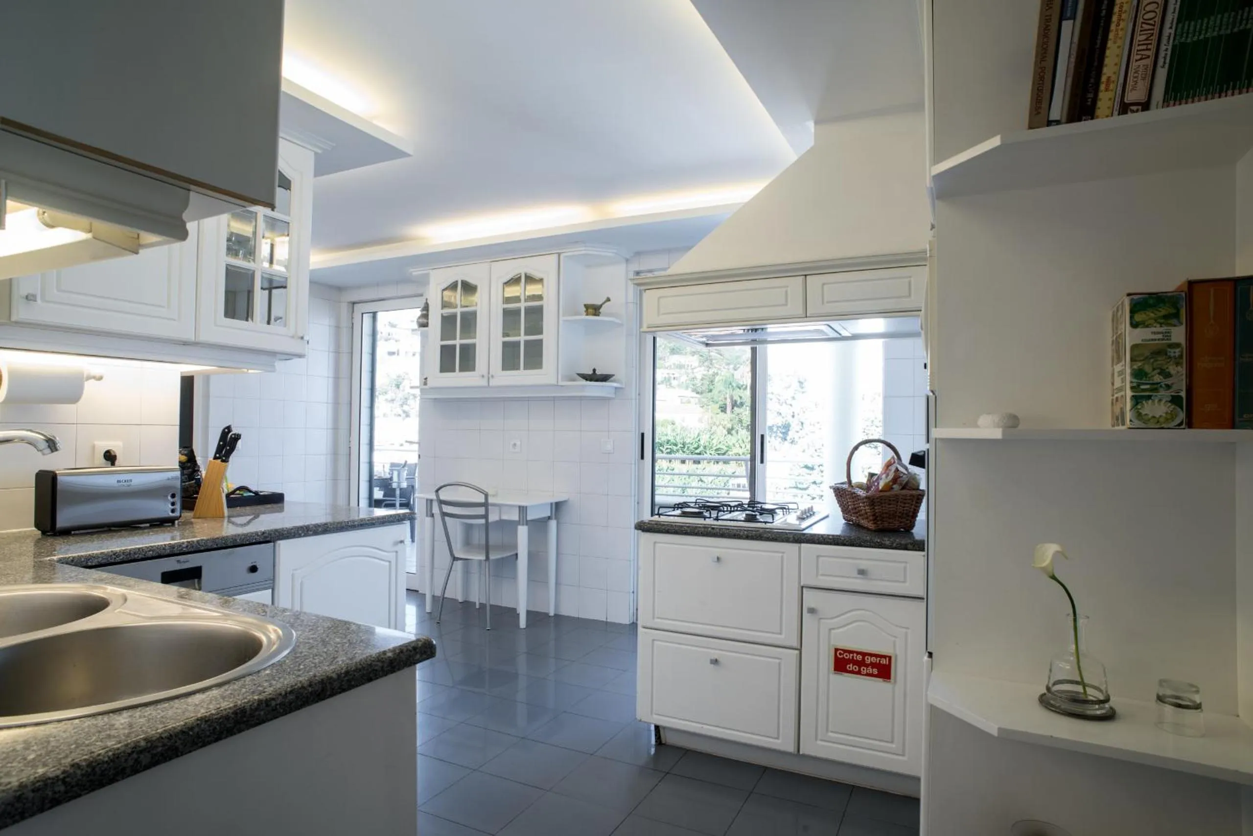 Communal kitchen in ARTS In Penthouse Apartments Til Sol
