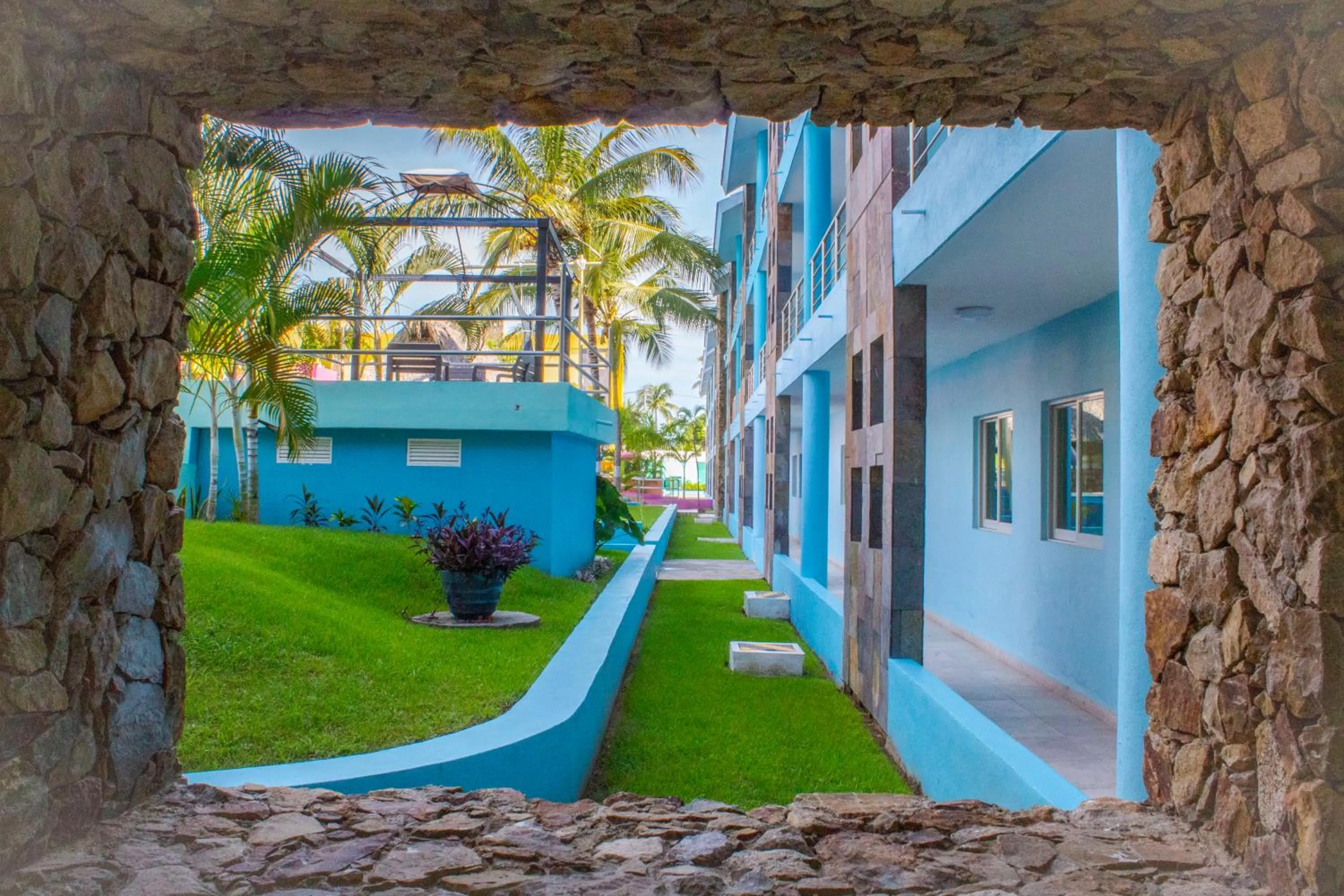 Property building in Miami Inn