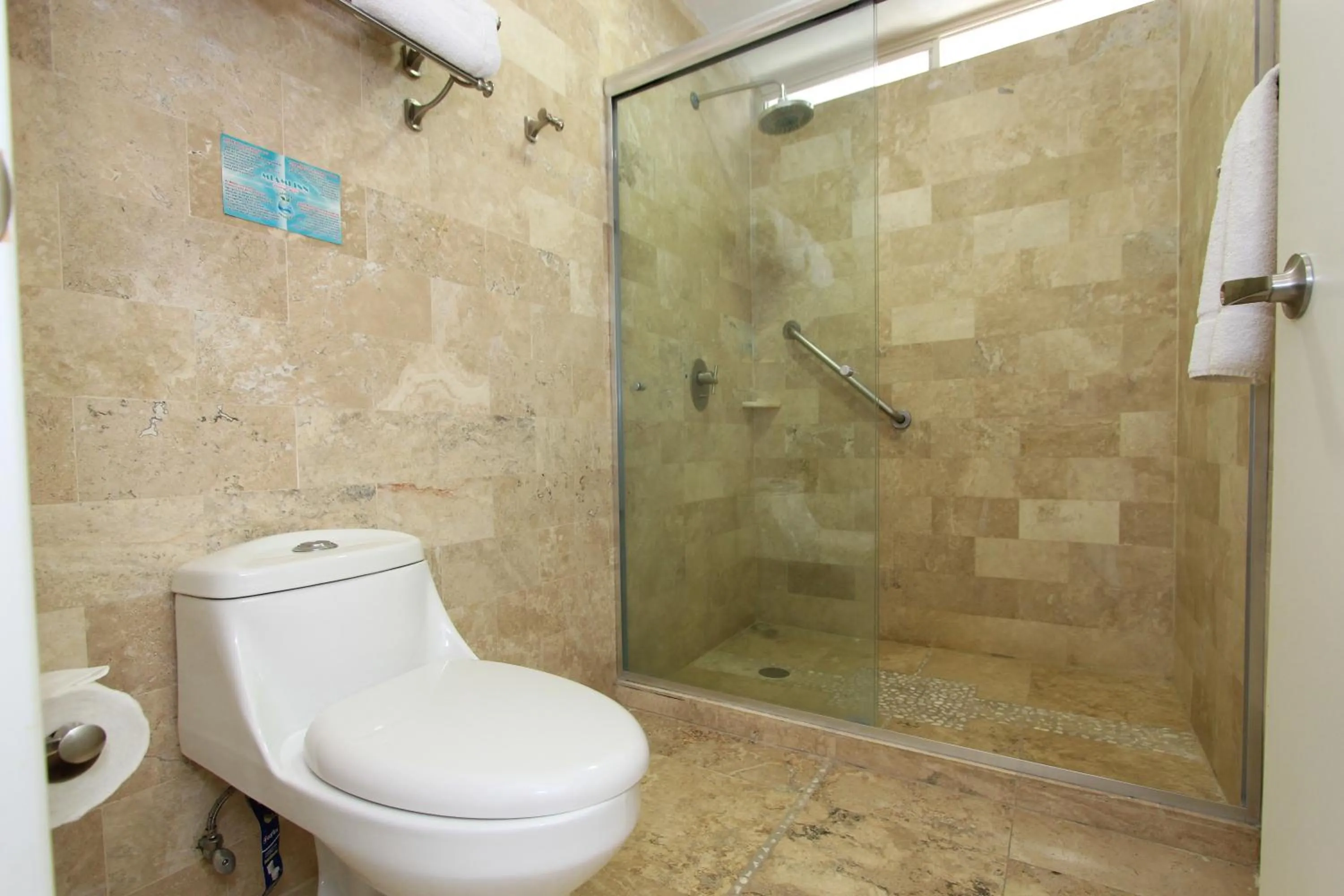 Bathroom in Miami Inn