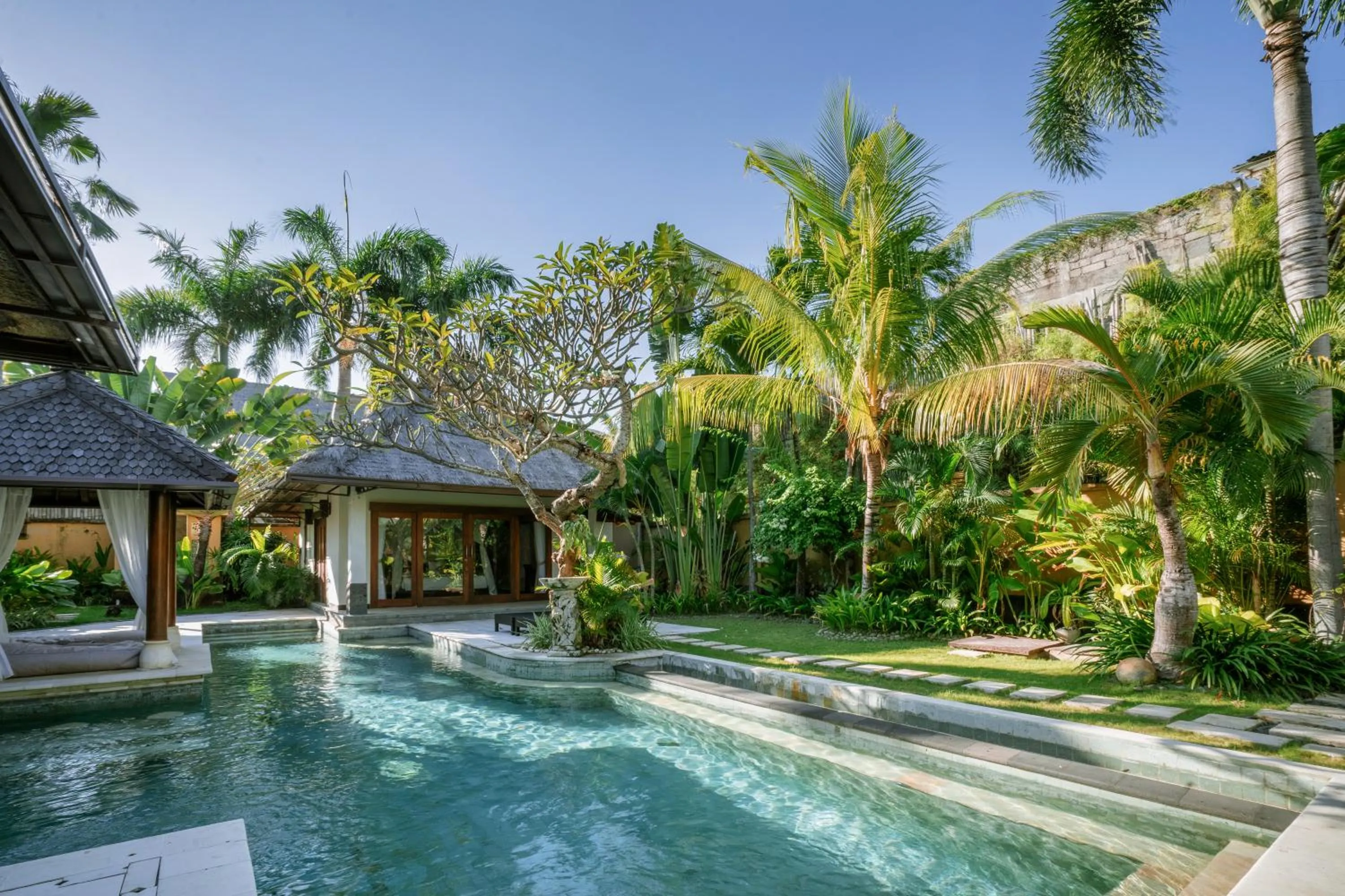 Garden in The Maya Seminyak Villas