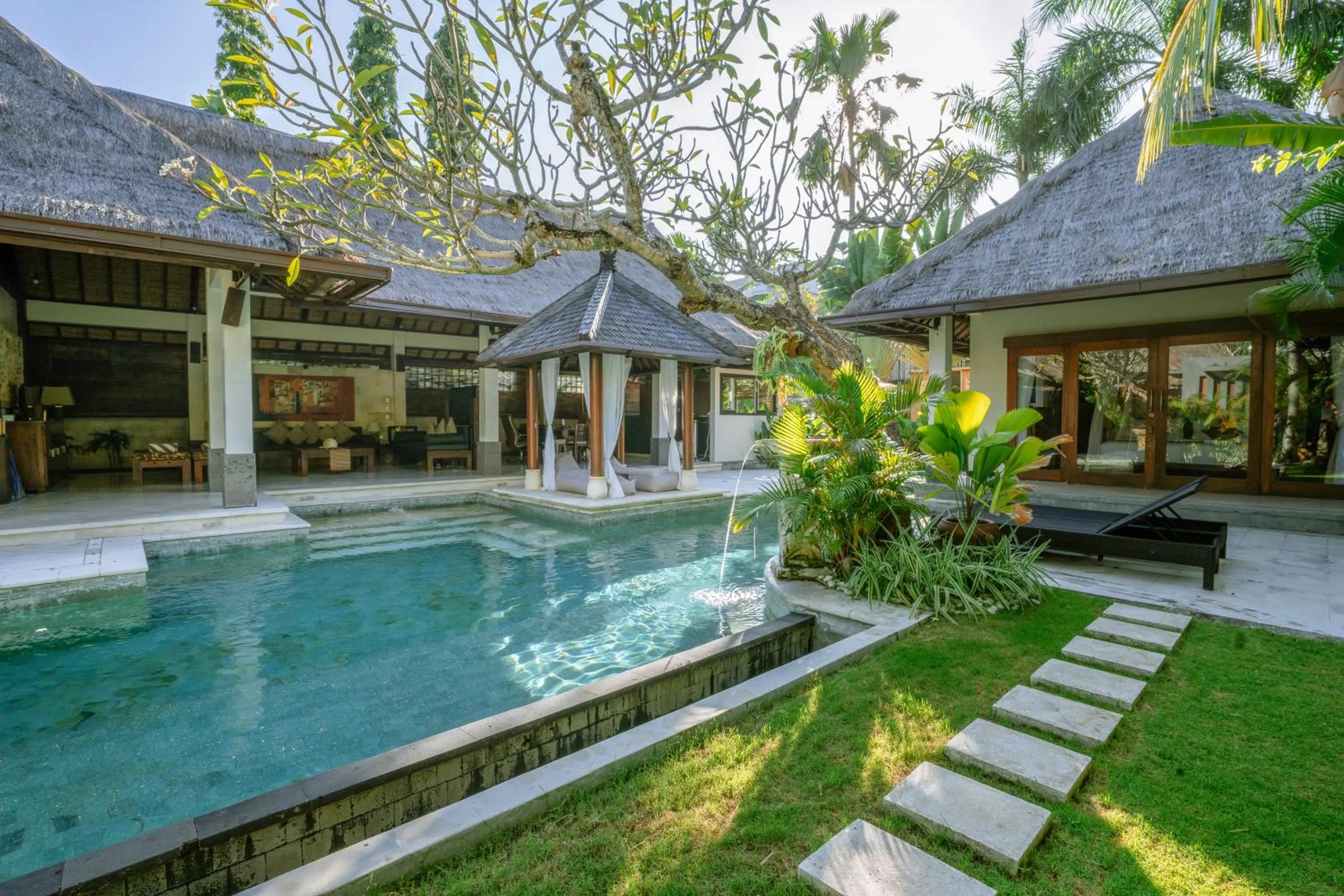 Garden in The Maya Seminyak Villas