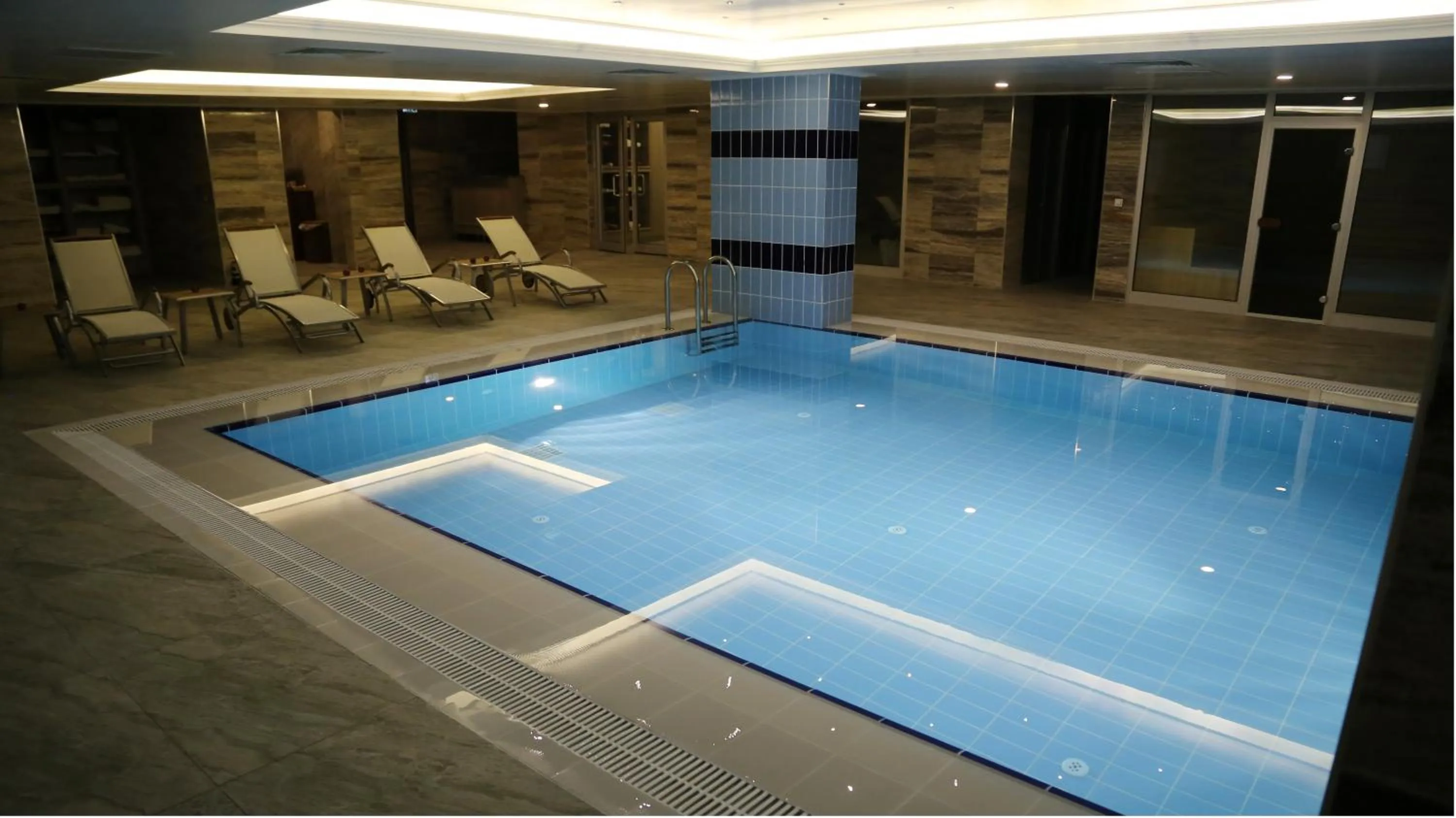Swimming pool in Ramada Plaza By Wyndham Kahramanmaras