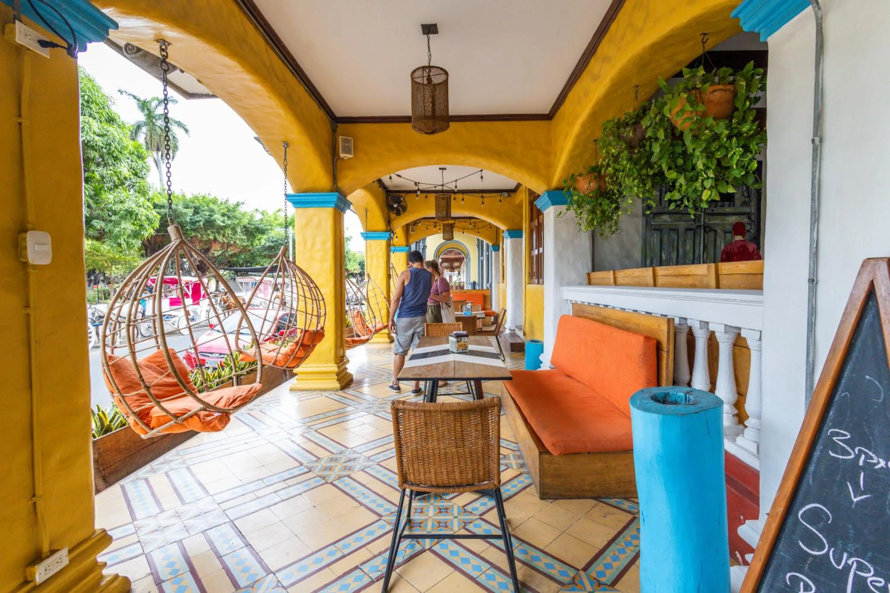 Seating area in Socialtel Granada