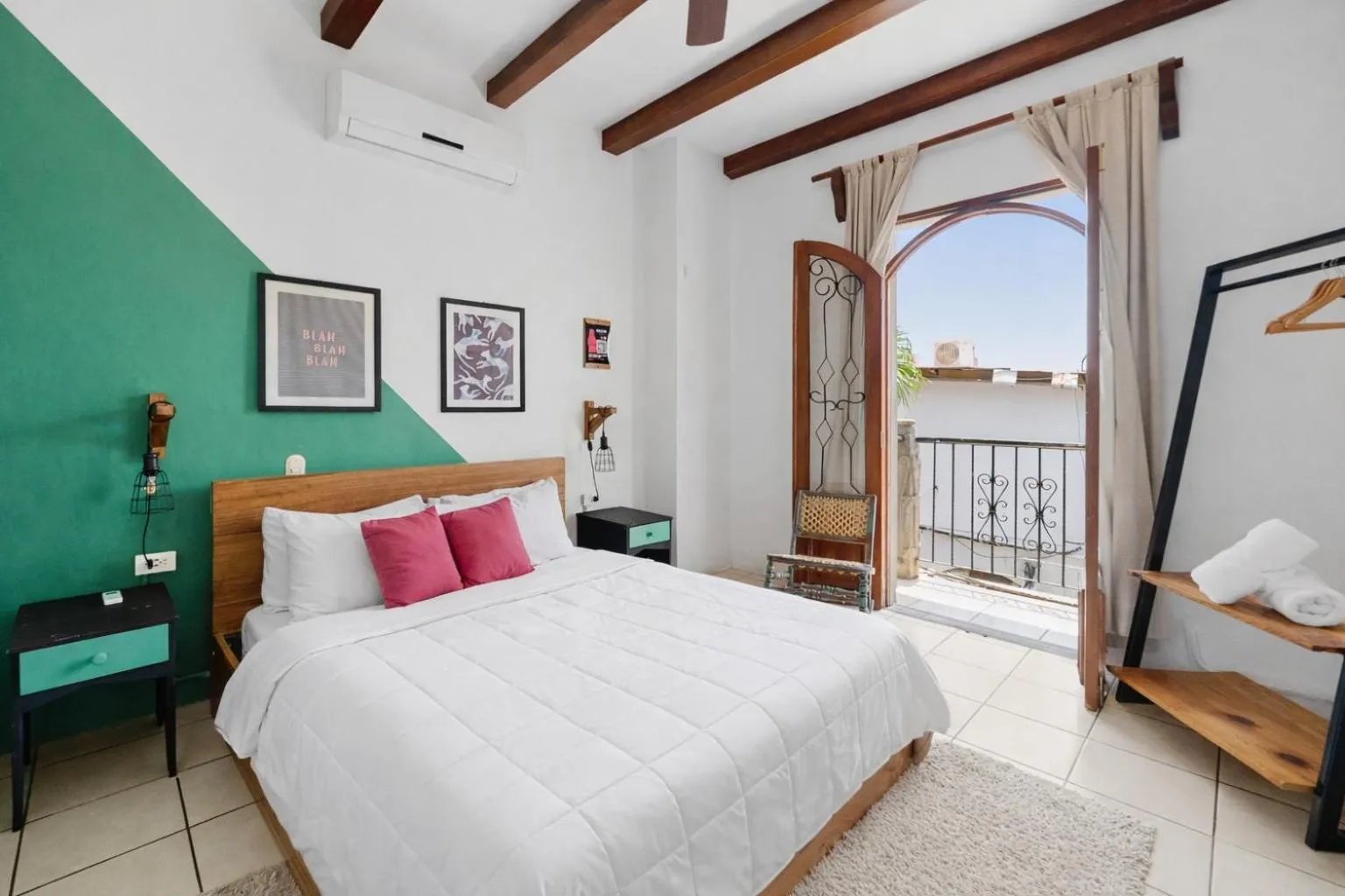 Bed in Socialtel Granada