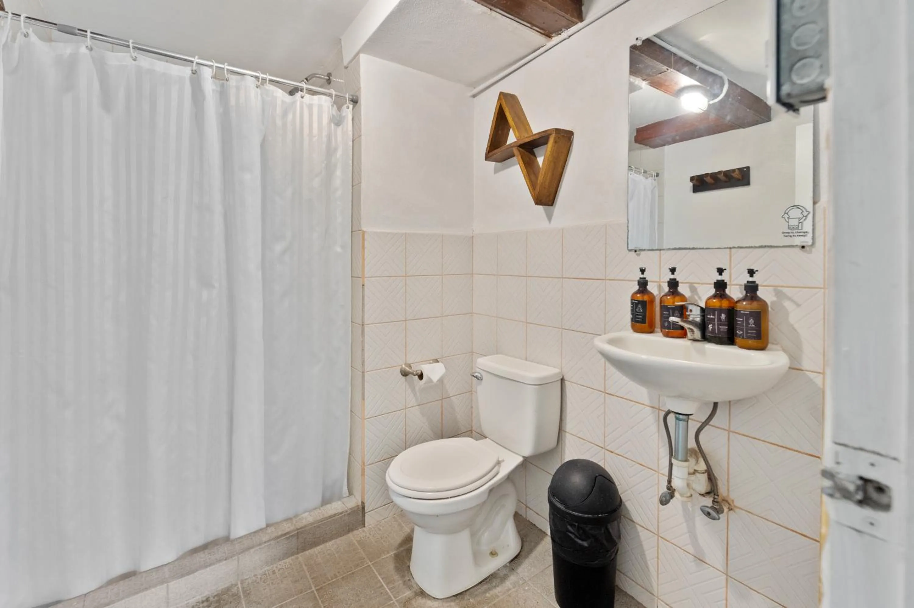 Toilet in Socialtel Granada