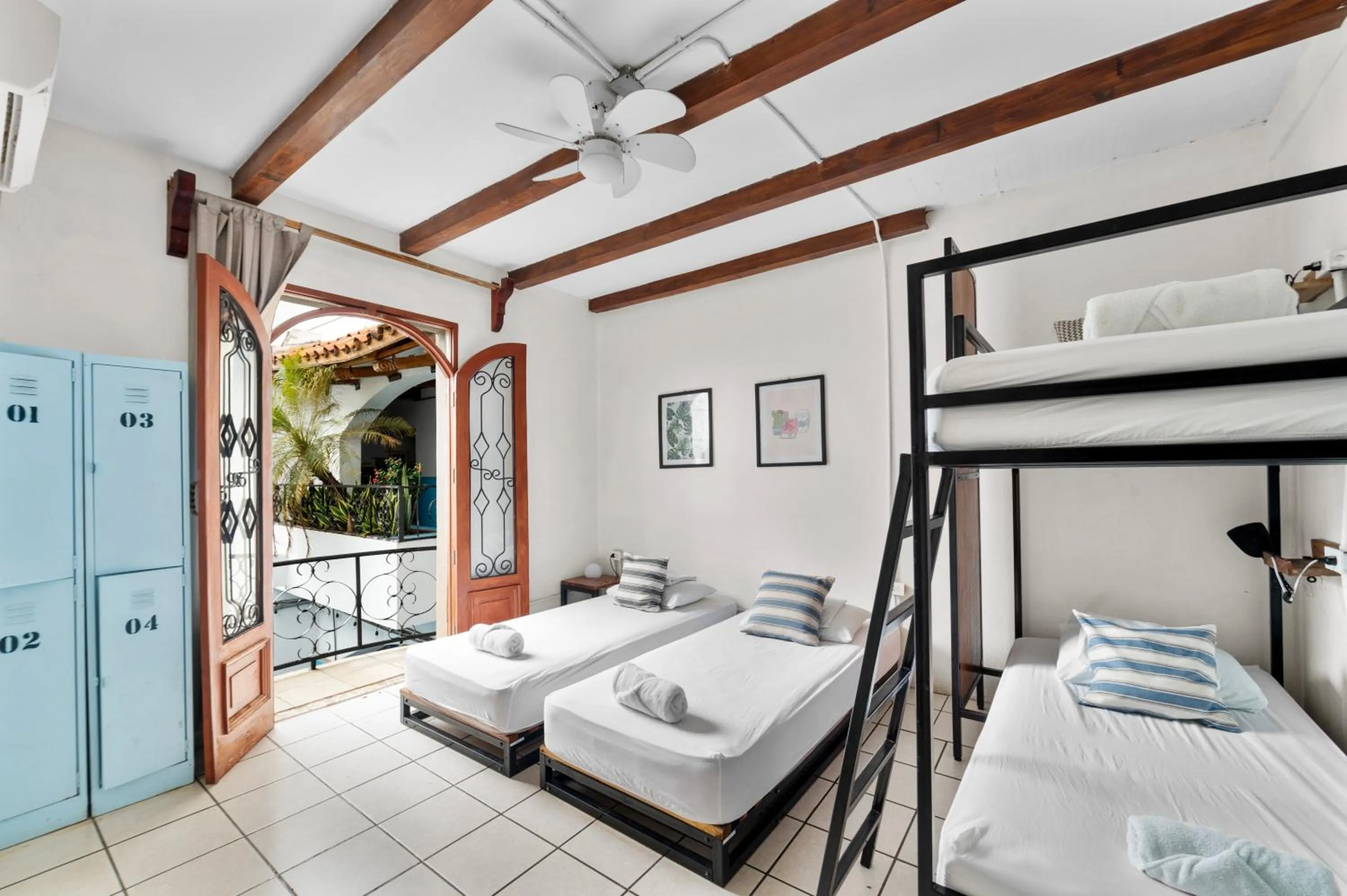 Bed in Socialtel Granada