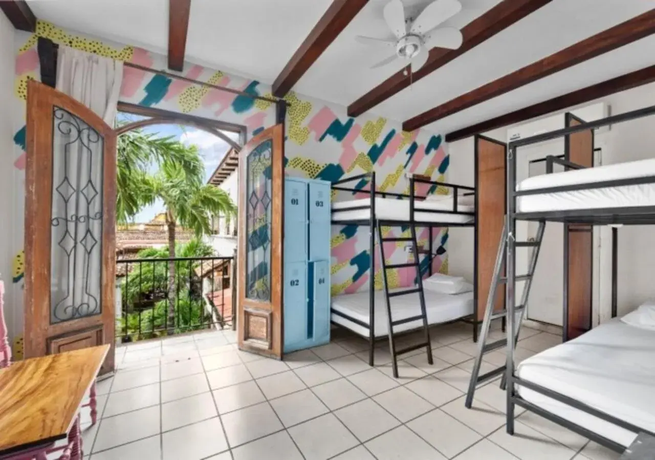 Bed in 4-Bed Mixed Dormitory Room in Socialtel Granada Bed in 4-Bed Mixed Dormitory Room in Socialtel Granada