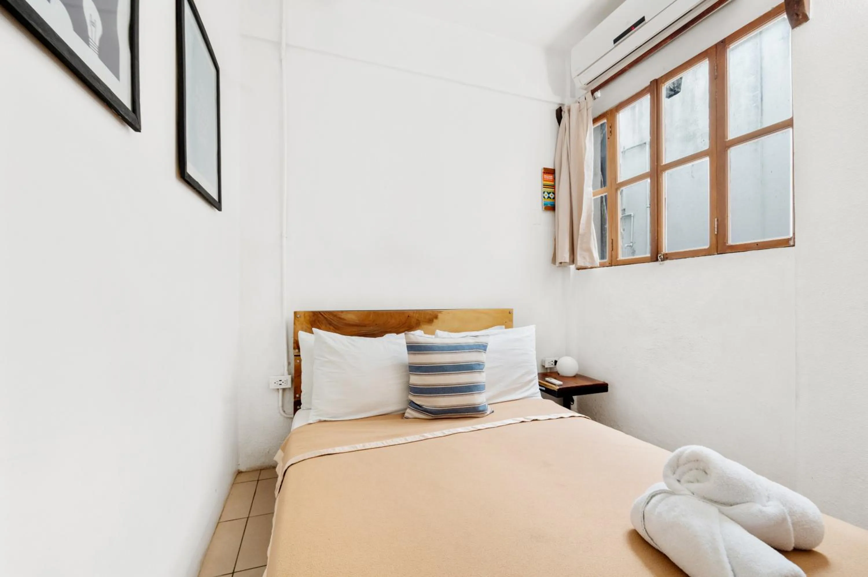 Bed in Socialtel Granada