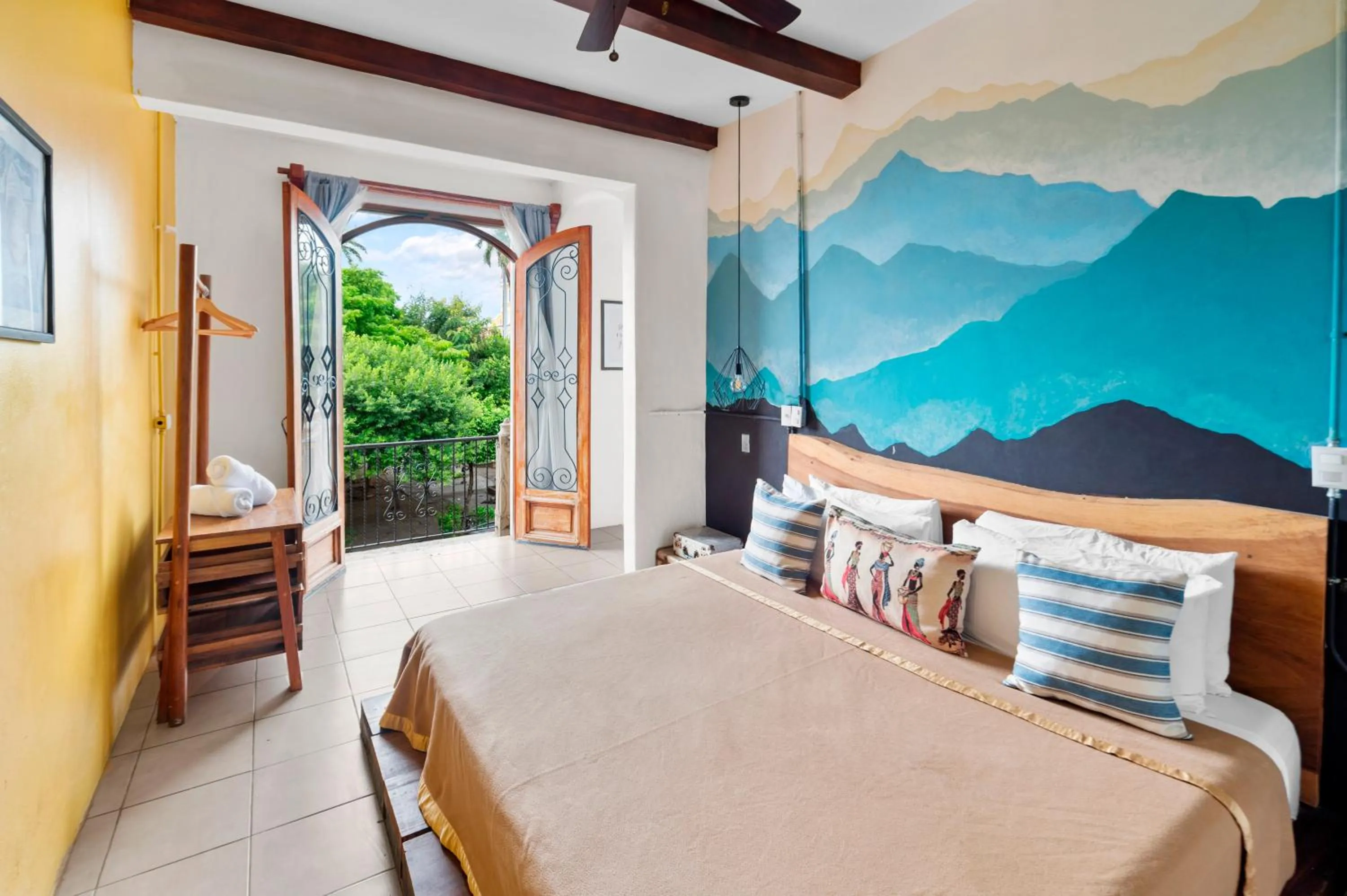 Bed in Socialtel Granada