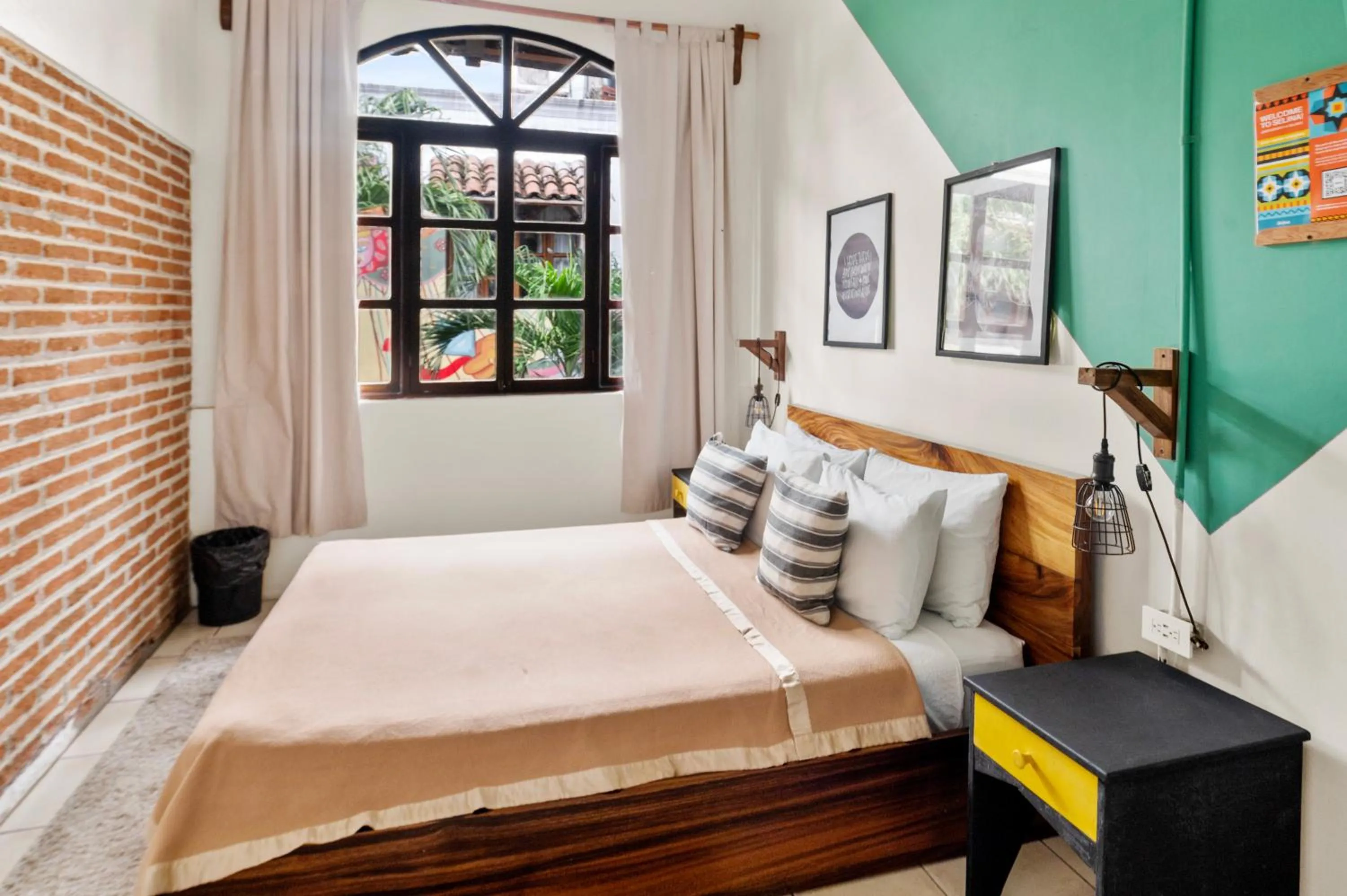 Bed in Socialtel Granada