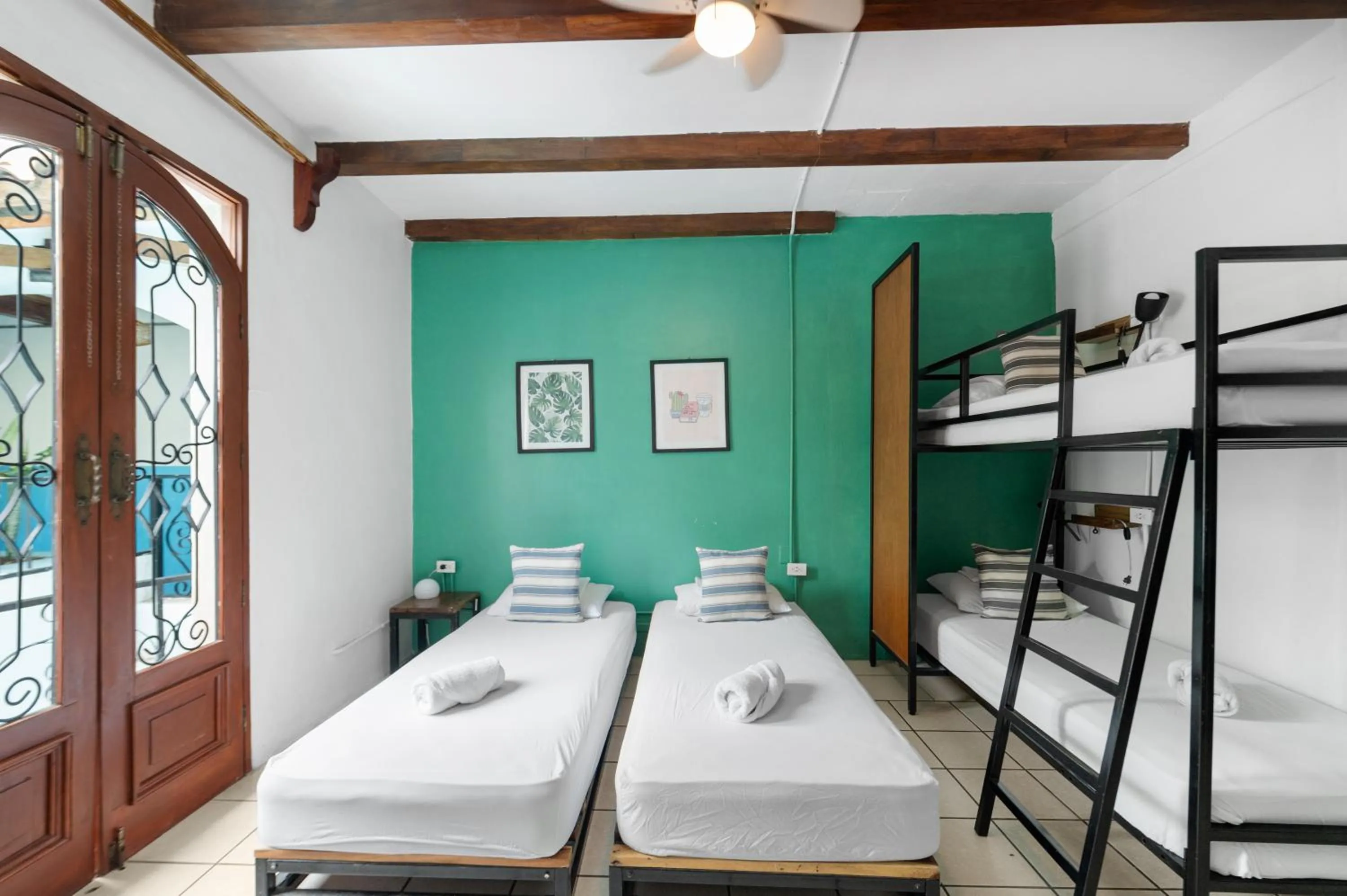 bunk bed, Bed in Socialtel Granada