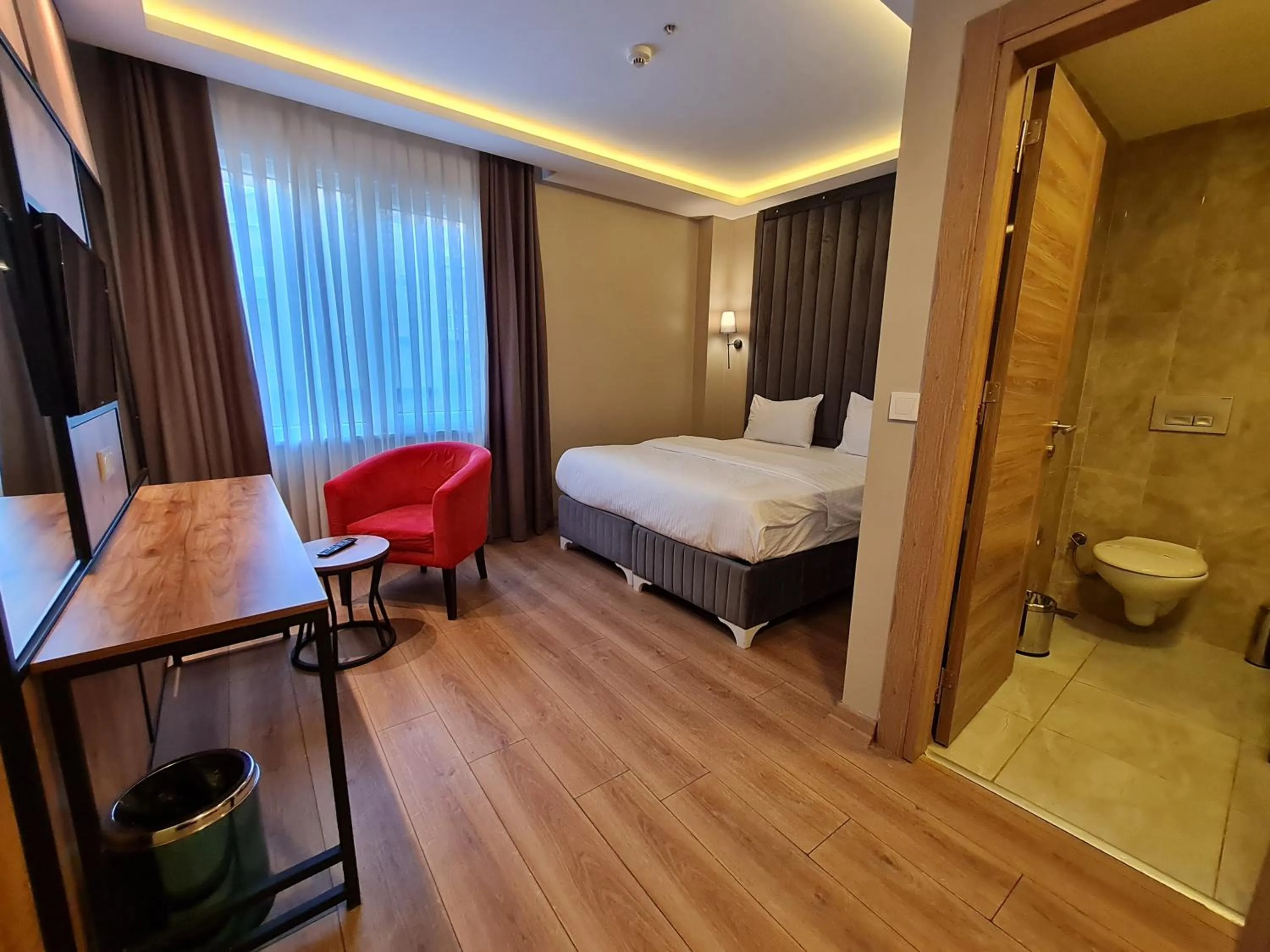 Photo of the whole room, Bed in Air Boss Istanbul Airport and Fair Hotel