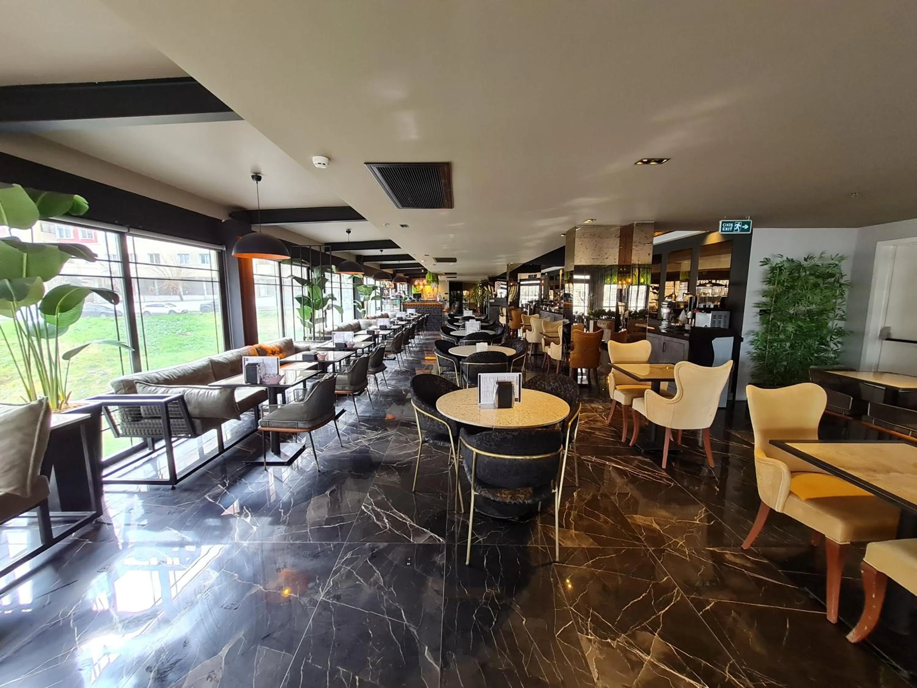 Restaurant/places to eat in Air Boss Istanbul Airport and Fair Hotel