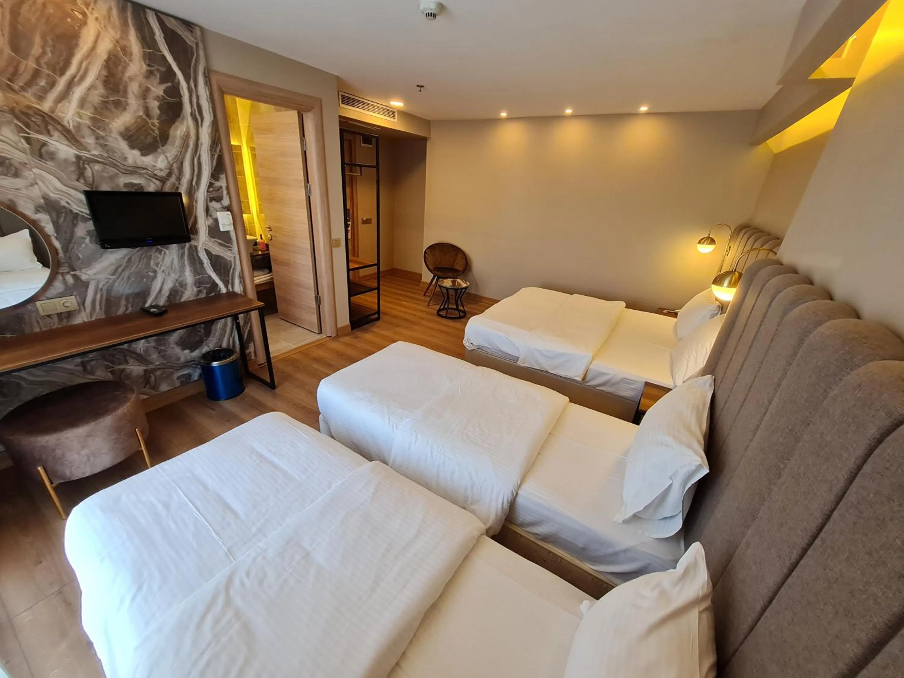 Bedroom, Bed in Air Boss Istanbul Airport and Fair Hotel