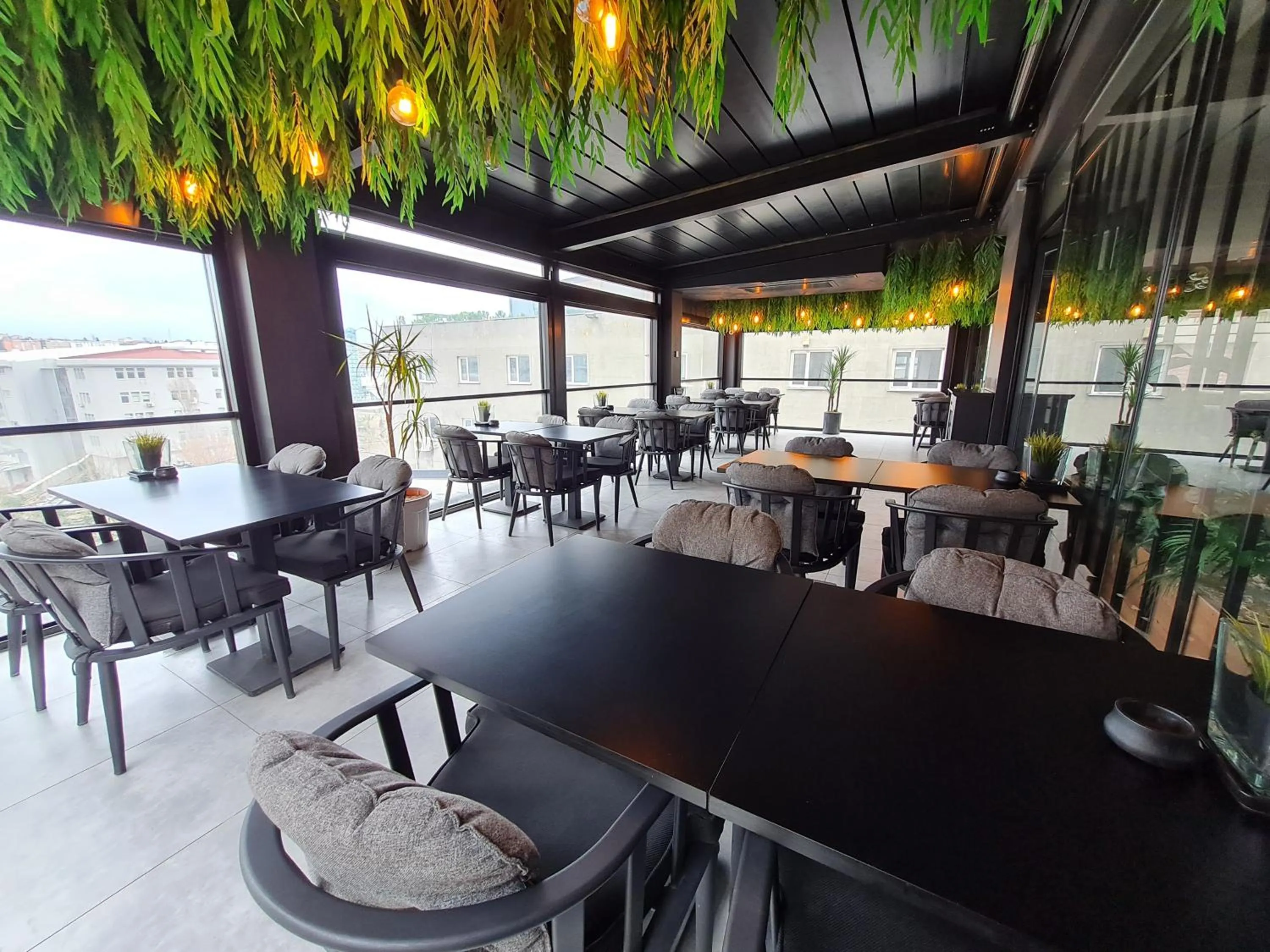 Restaurant/places to eat in Air Boss Istanbul Airport and Fair Hotel