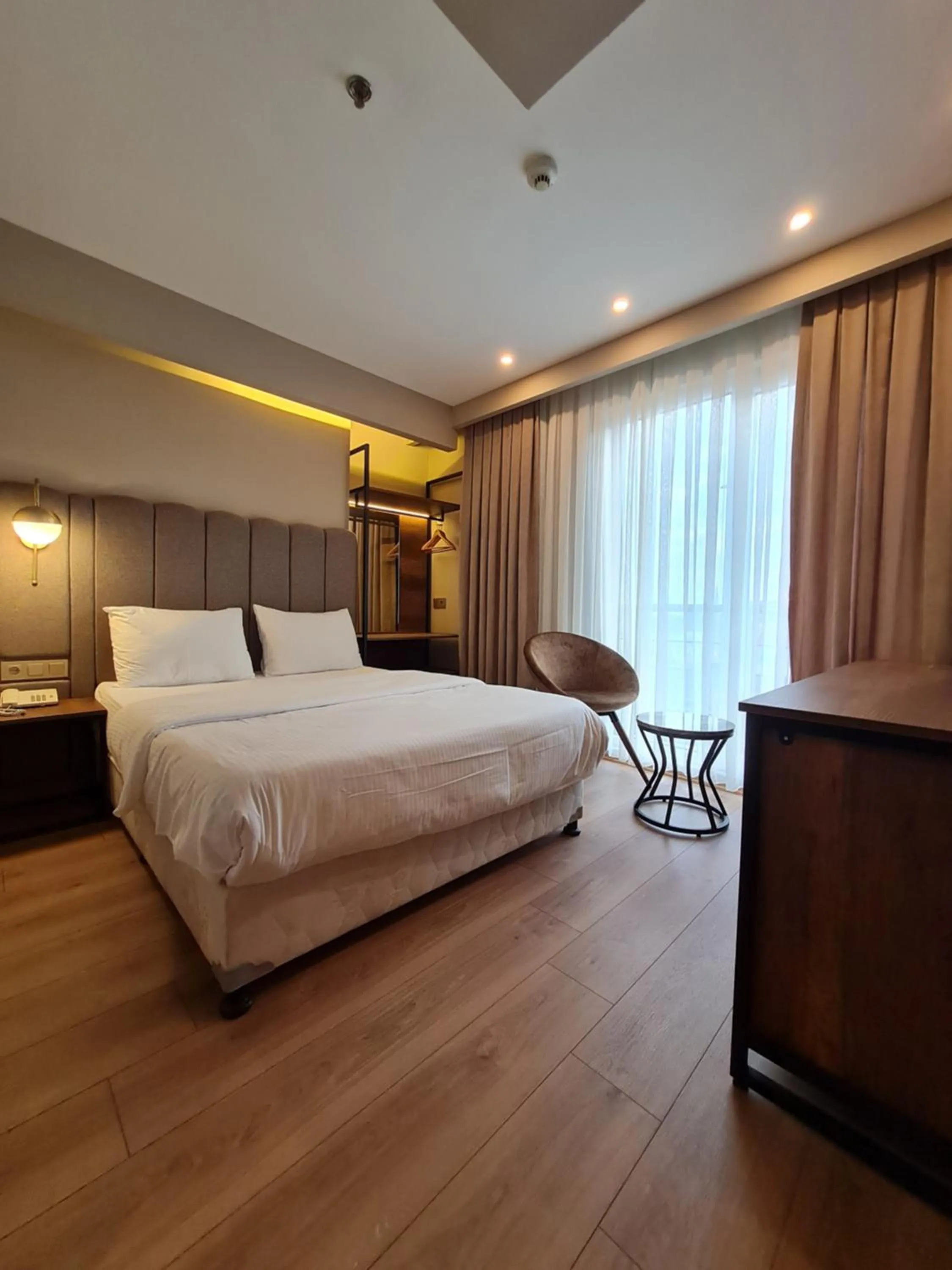 Photo of the whole room, Bed in Air Boss Istanbul Airport and Fair Hotel