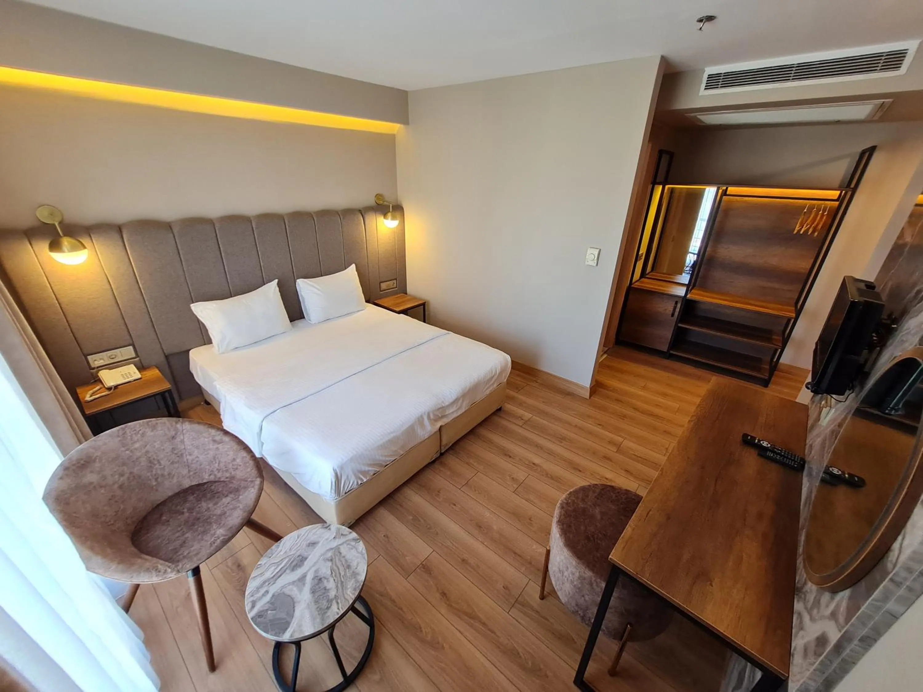 Photo of the whole room, Bed in Air Boss Istanbul Airport and Fair Hotel