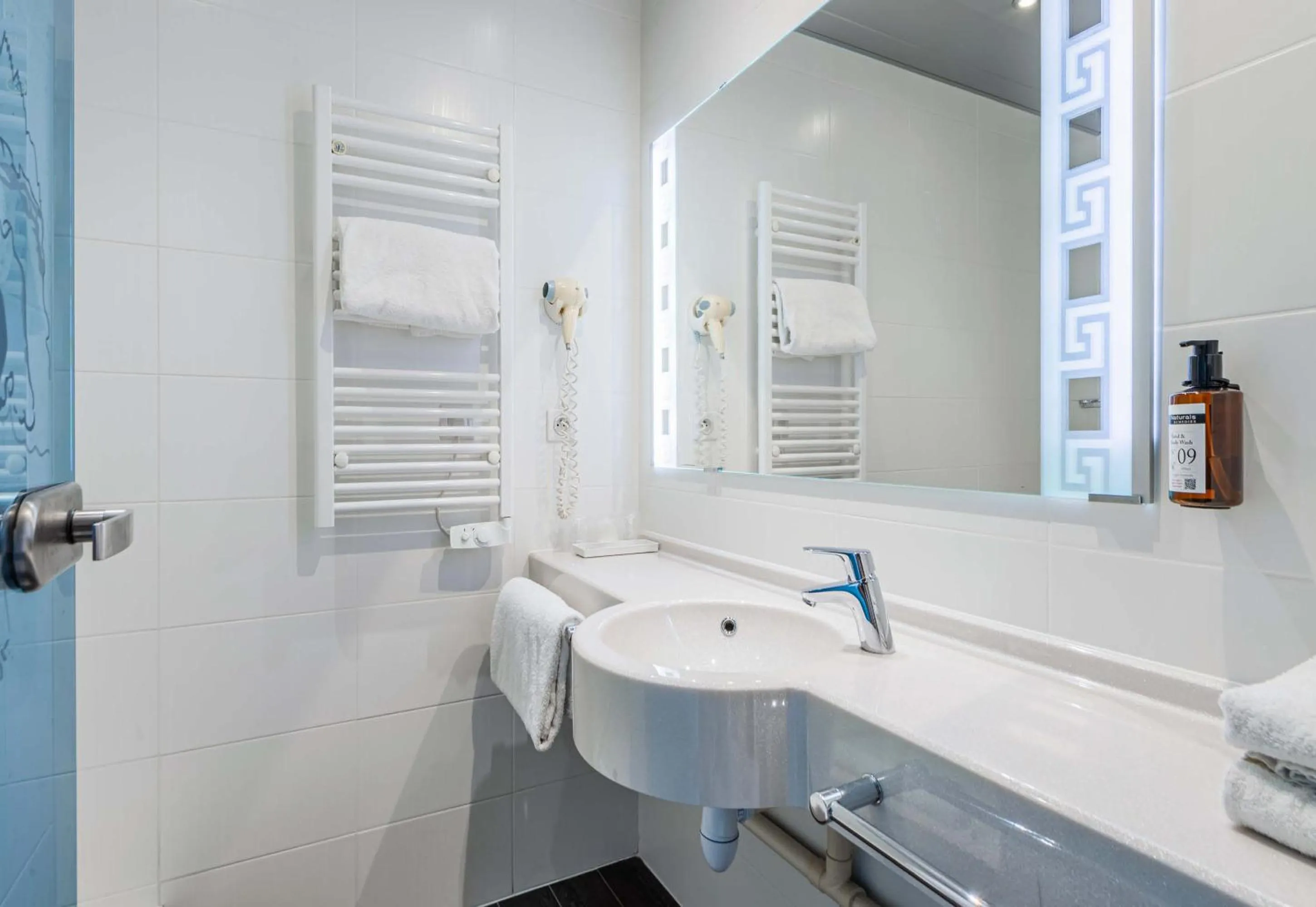 Bathroom in B&B HOTEL Colmar Liberté 4 étoiles